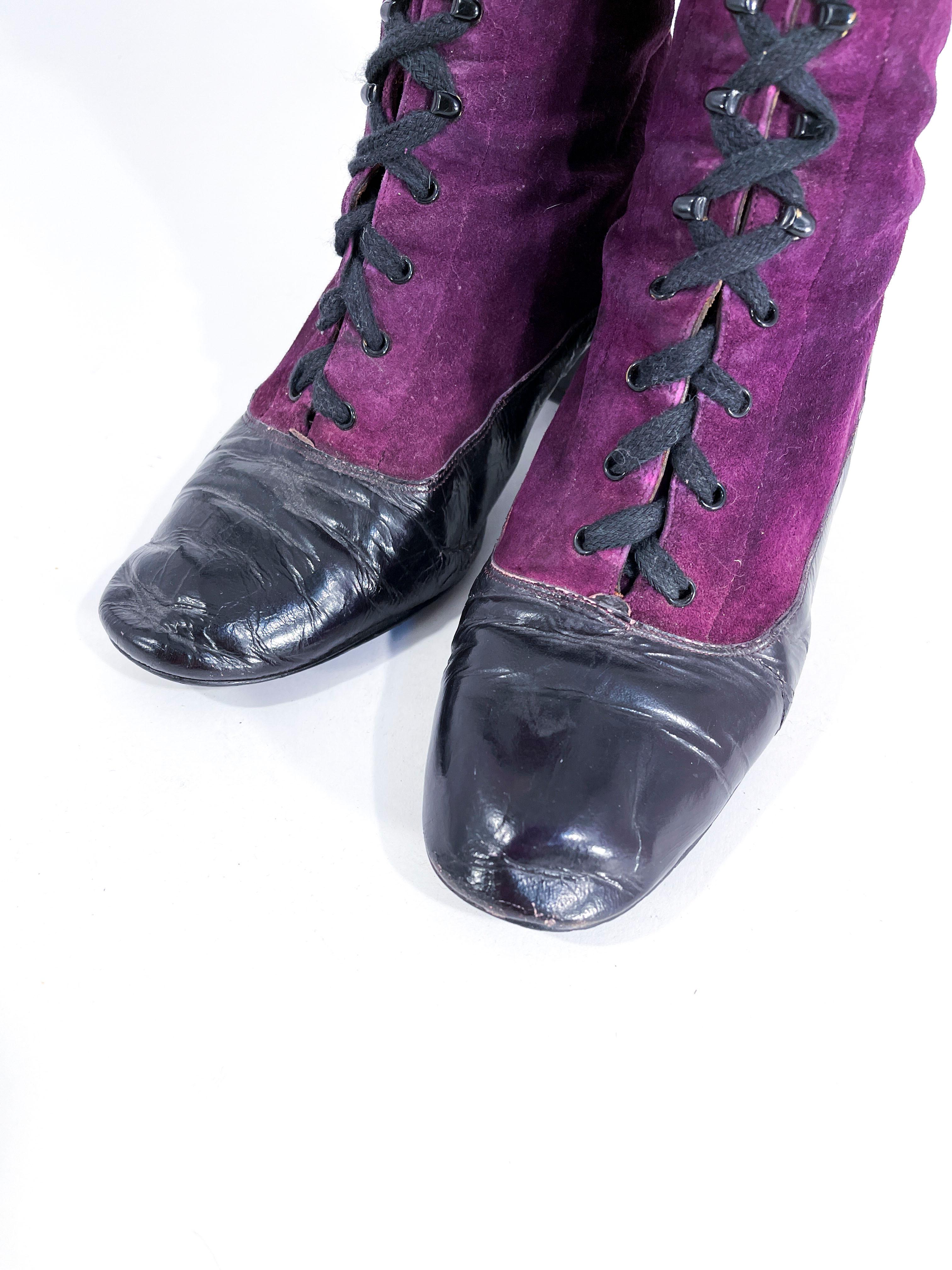 1970s Purple Suede and Black Boots In Good Condition For Sale In San Francisco, CA