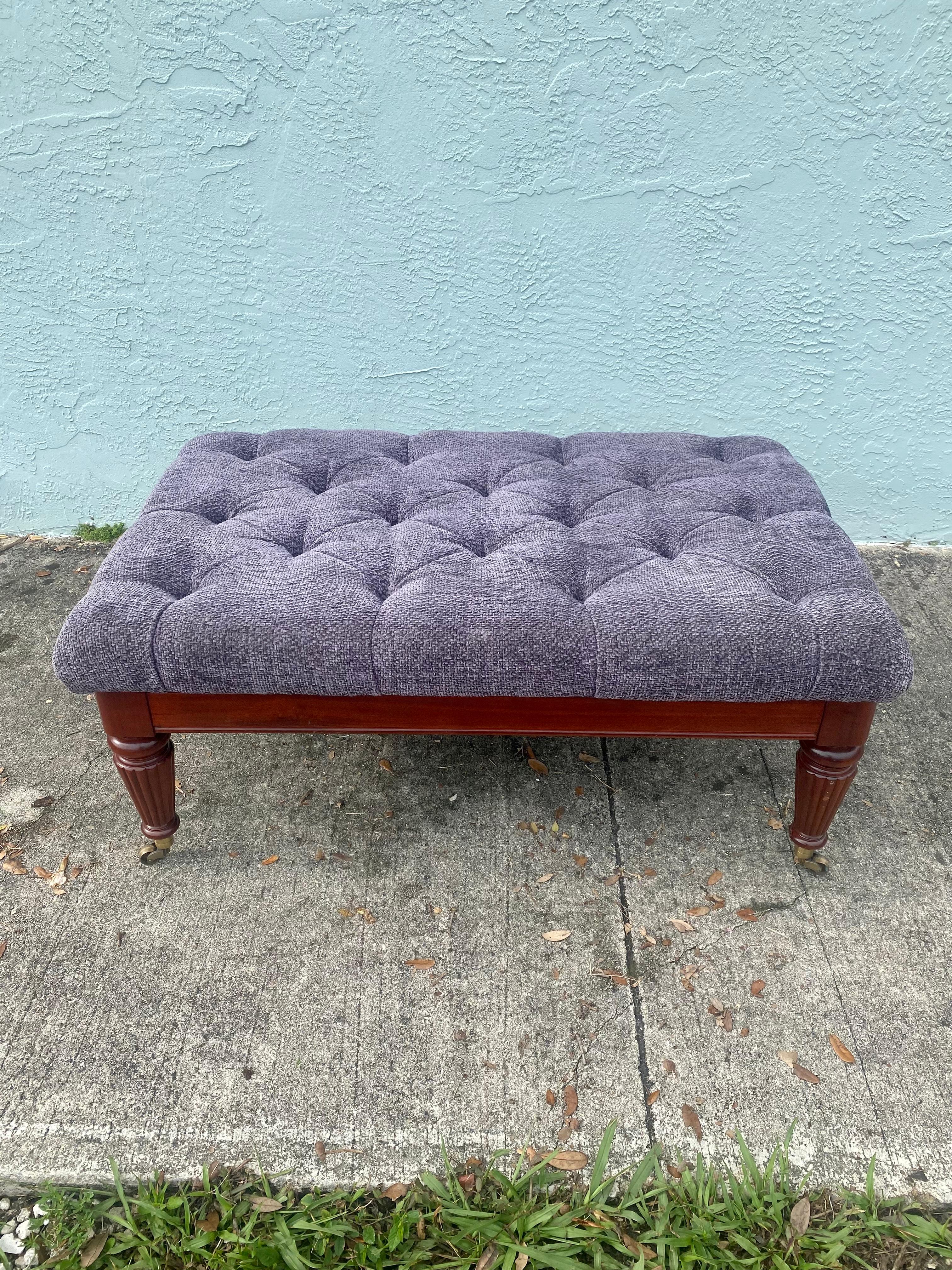On offer on this occasion is one of the most stunning bench you could hope to find. This is an ultra-rare opportunity to acquire what is, unequivocally, the best of the best, it being a most spectacular and beautifully-presented bench or coffee
