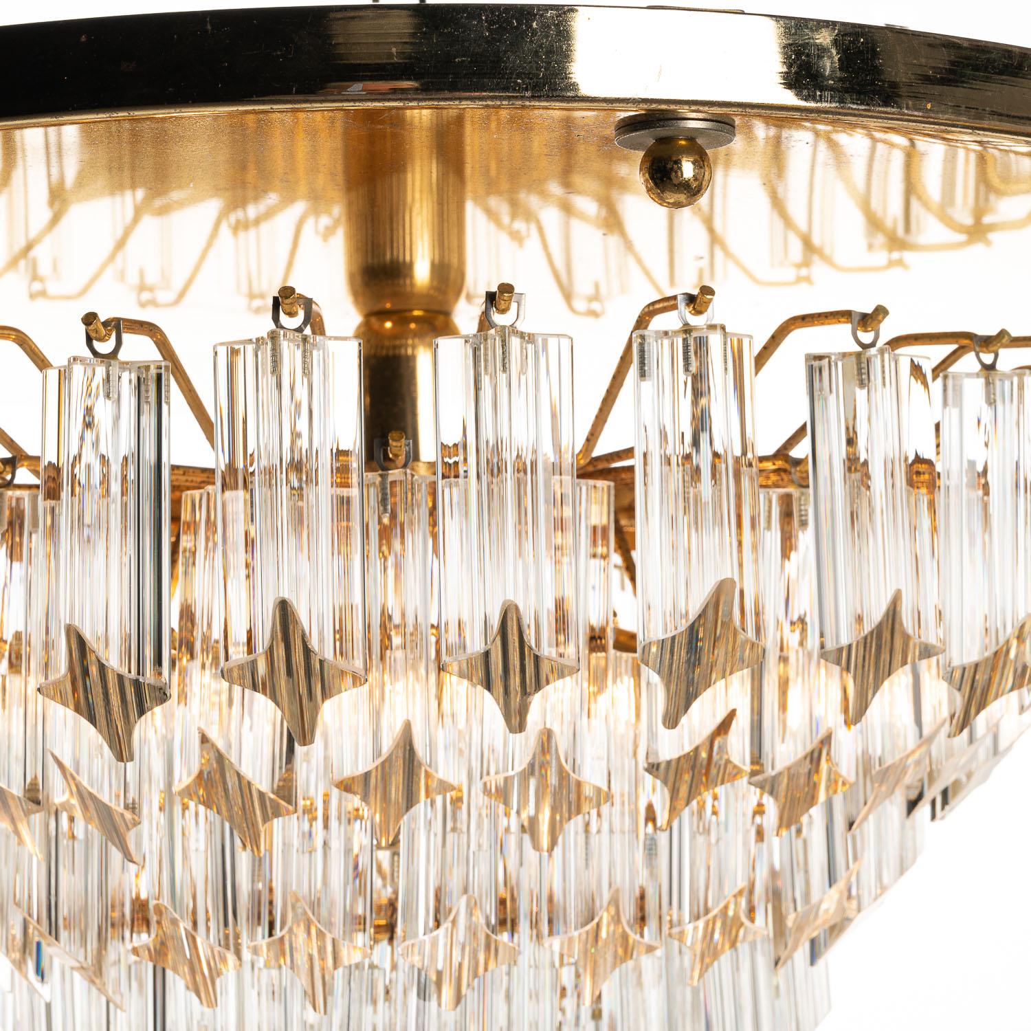 1970's Quadriedri Murano Glass and Brass Chandelier by Venini In Good Condition For Sale In Schoorl, NL