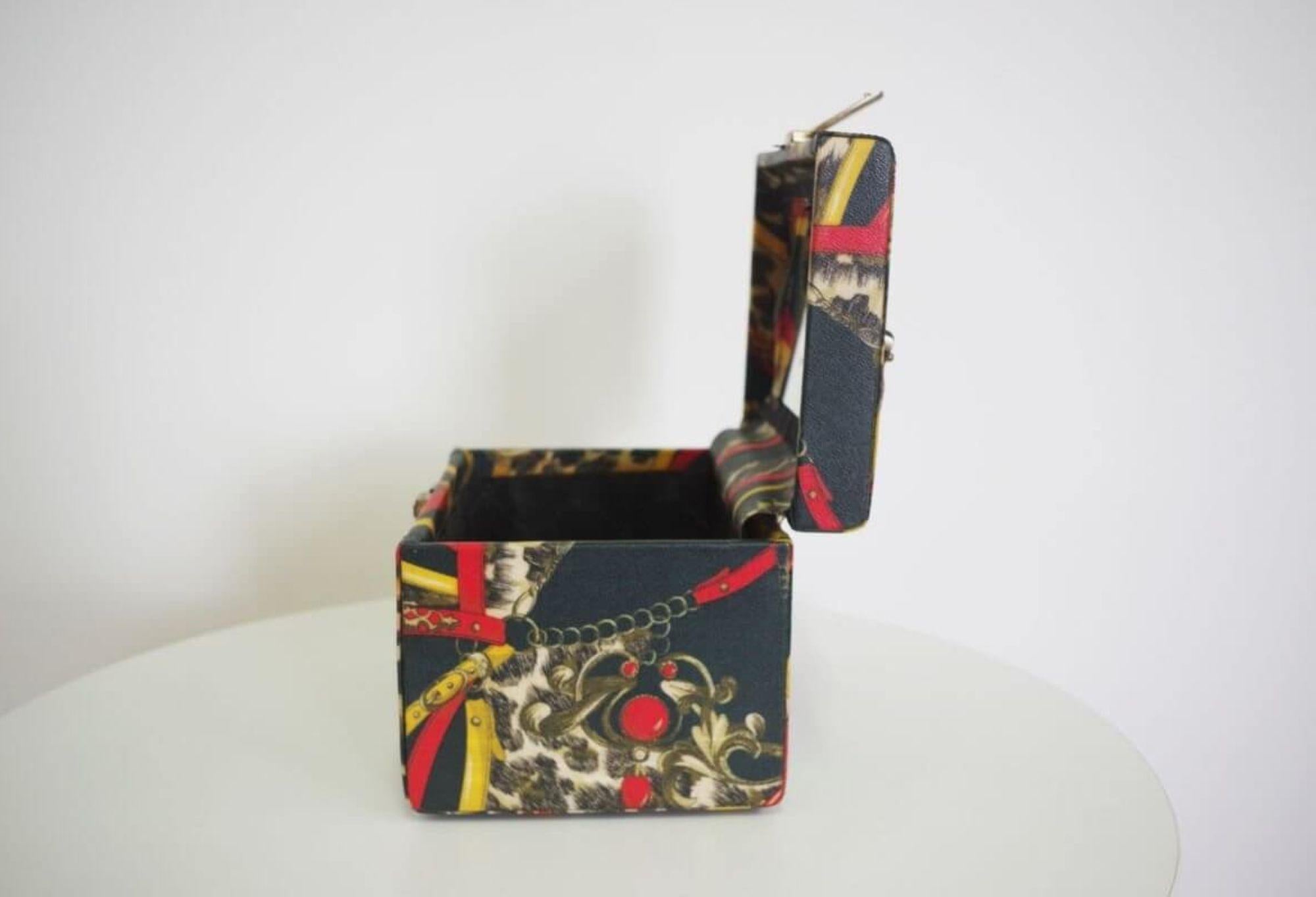 1970er R. di Camerino Kunstlederkoffer - eine Ikone der italienischen Mode im Angebot 9