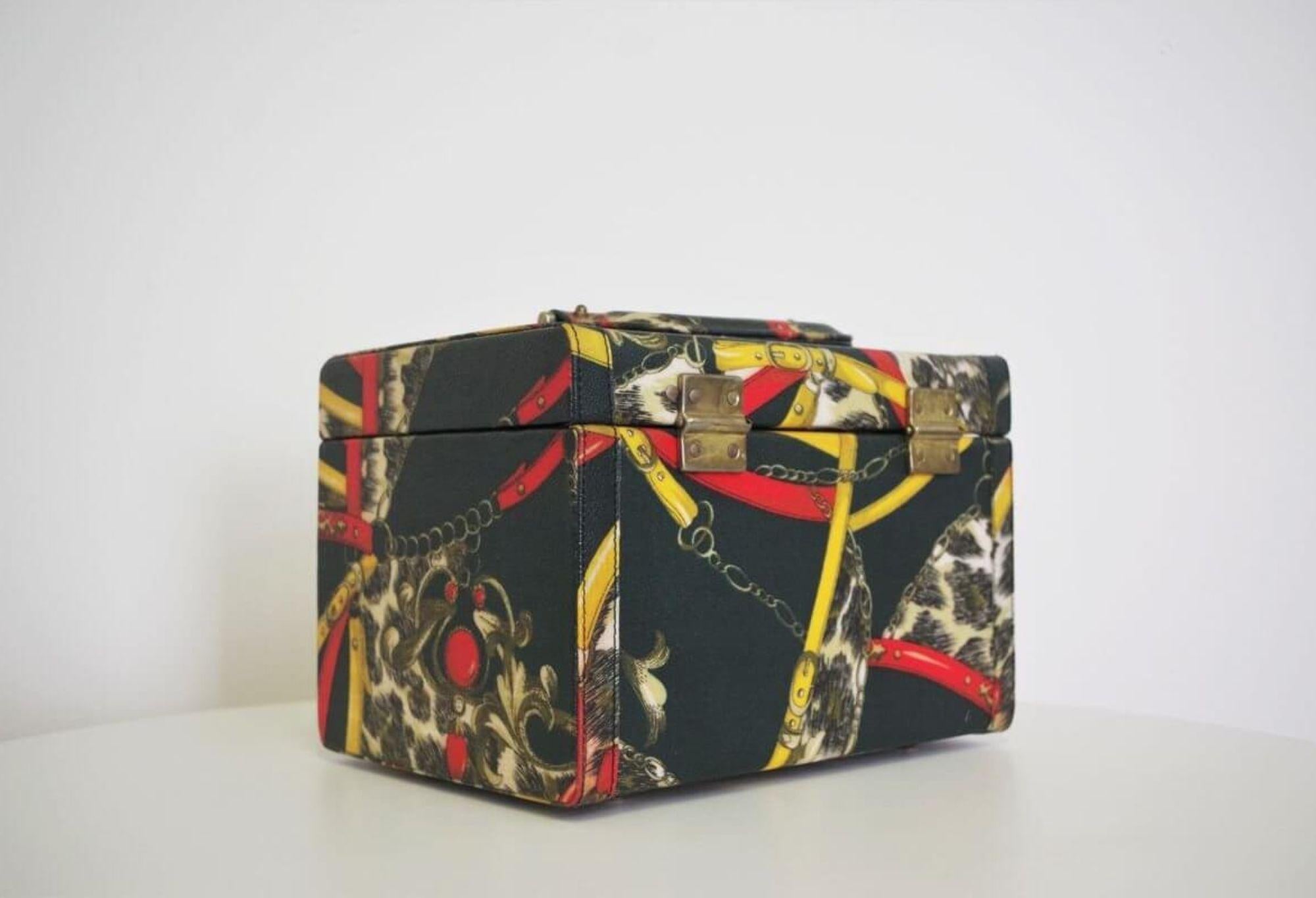 1970er R. di Camerino Kunstlederkoffer - eine Ikone der italienischen Mode (Messing) im Angebot