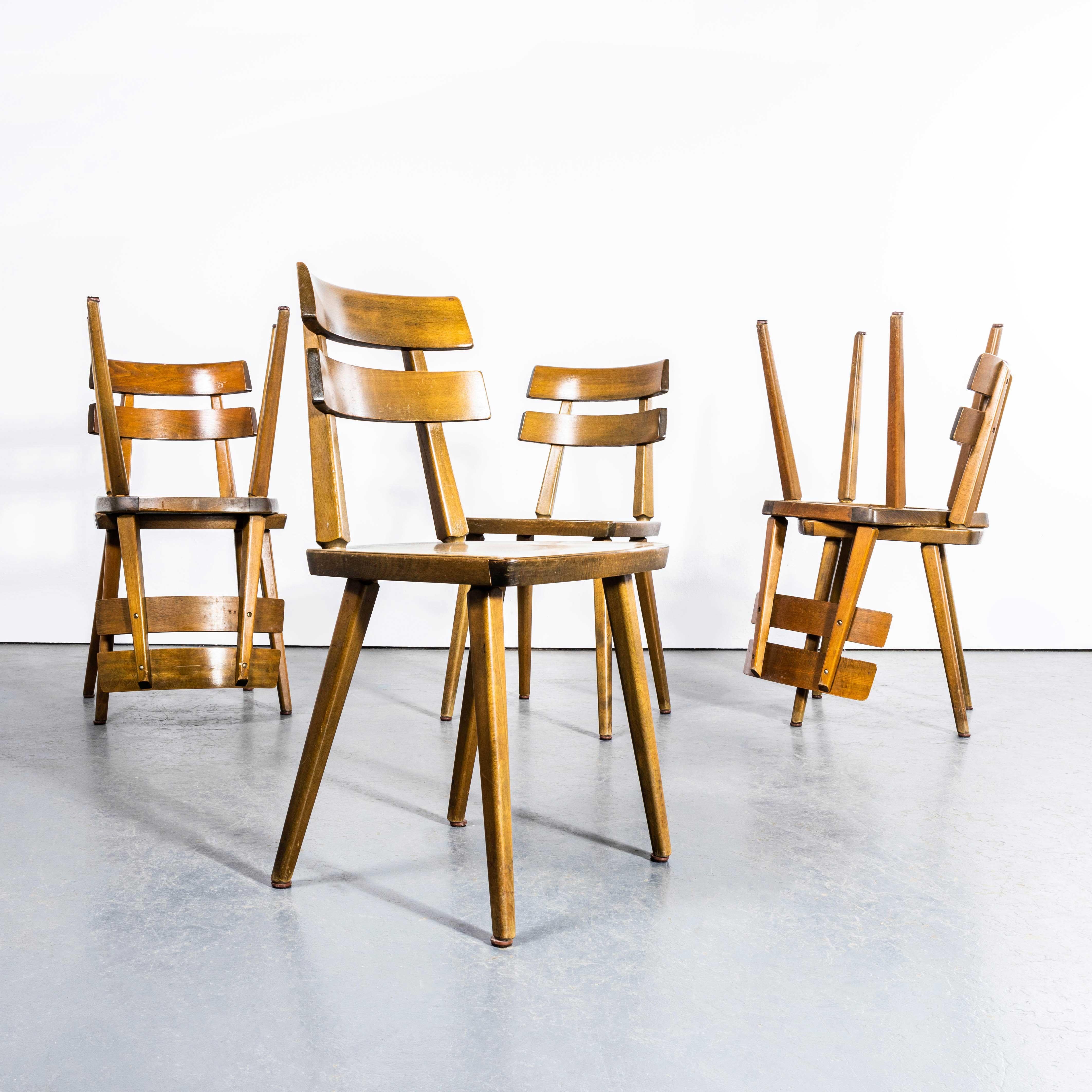Chaises de salle à manger françaises à dossier sur rails des années 1970 - Petit lot disponible en vente 4