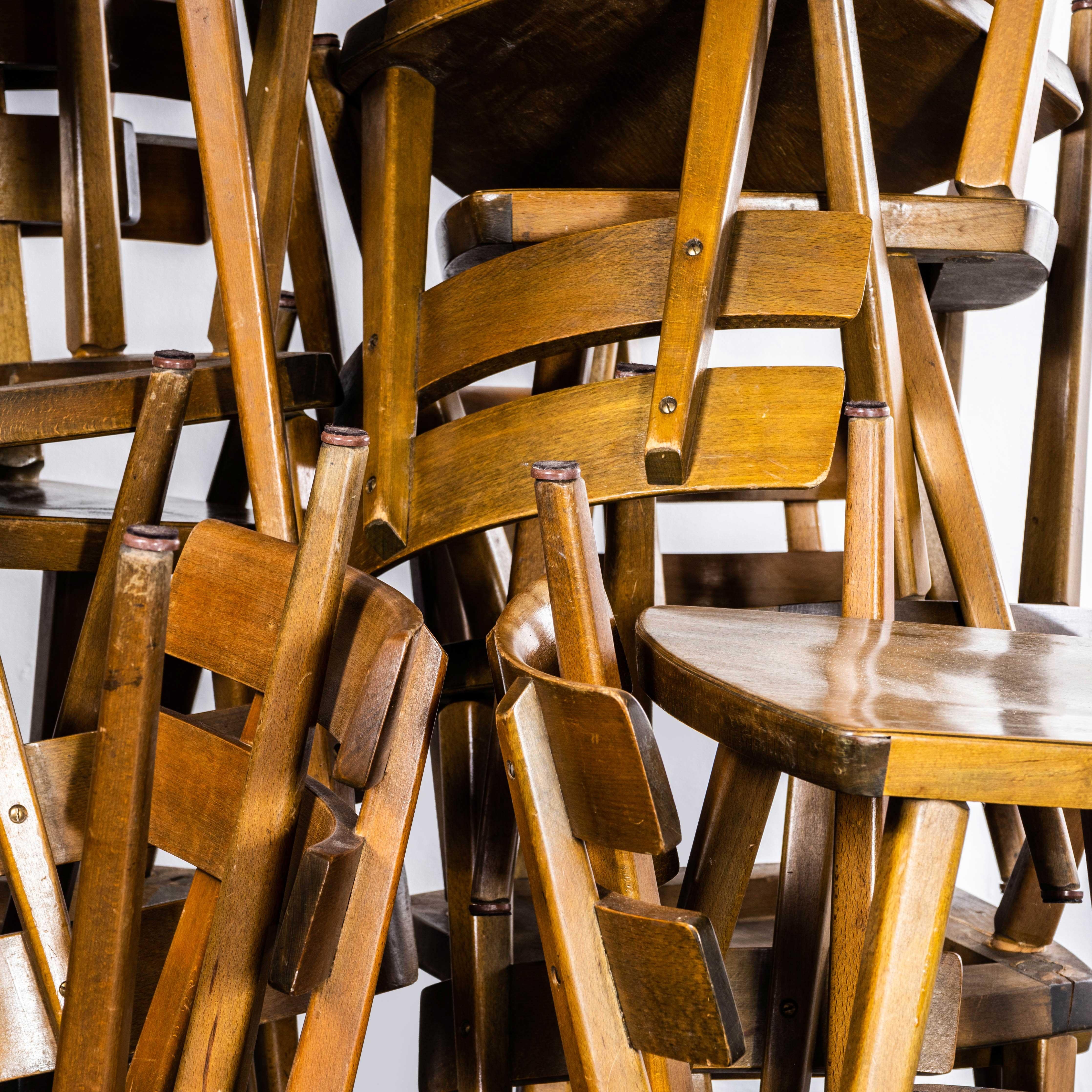 Chaises de salle à manger françaises à dossier sur rails des années 1970 - Petit lot disponible en vente 5
