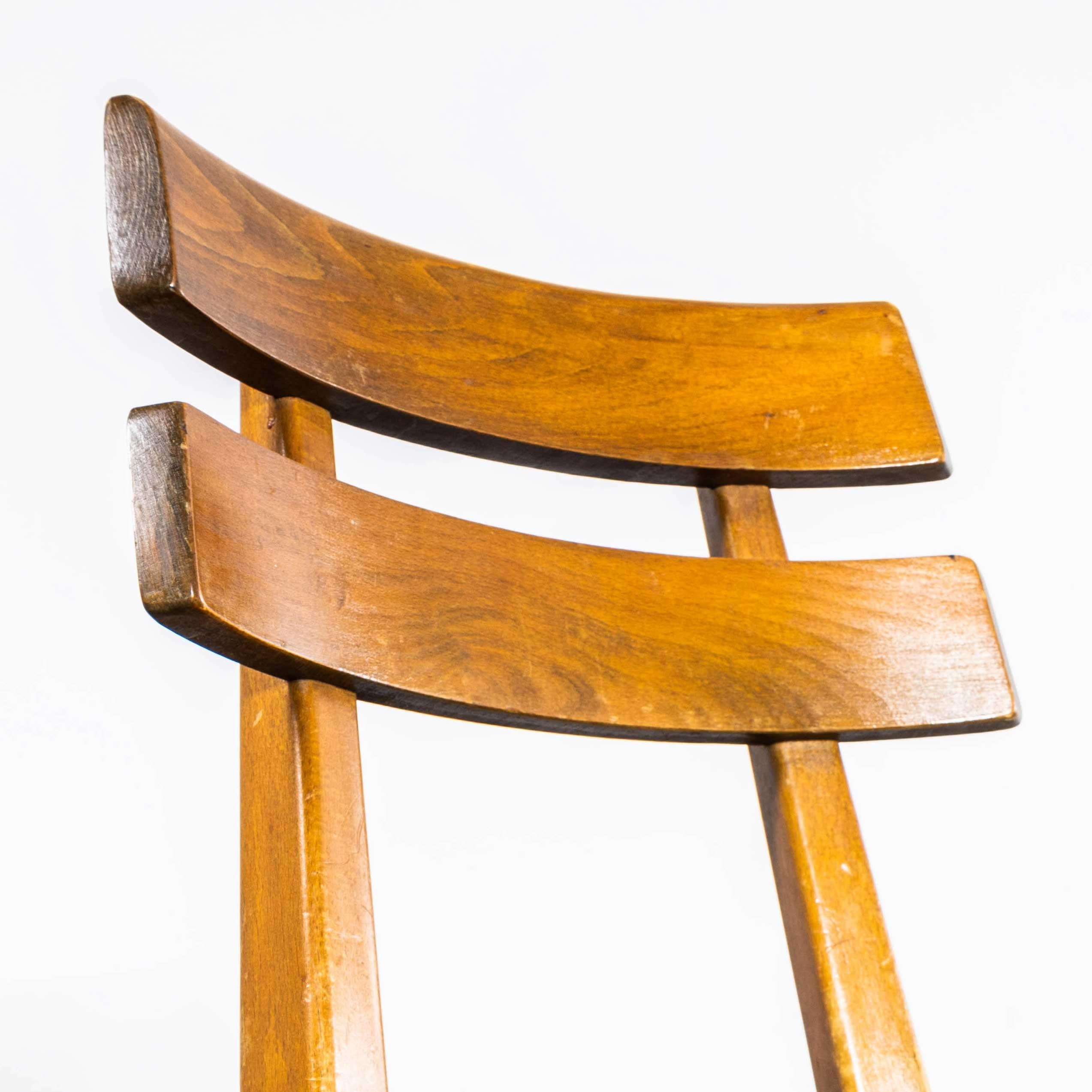Chaises de salle à manger françaises à dossier sur rails des années 1970 - Petit lot disponible en vente 6