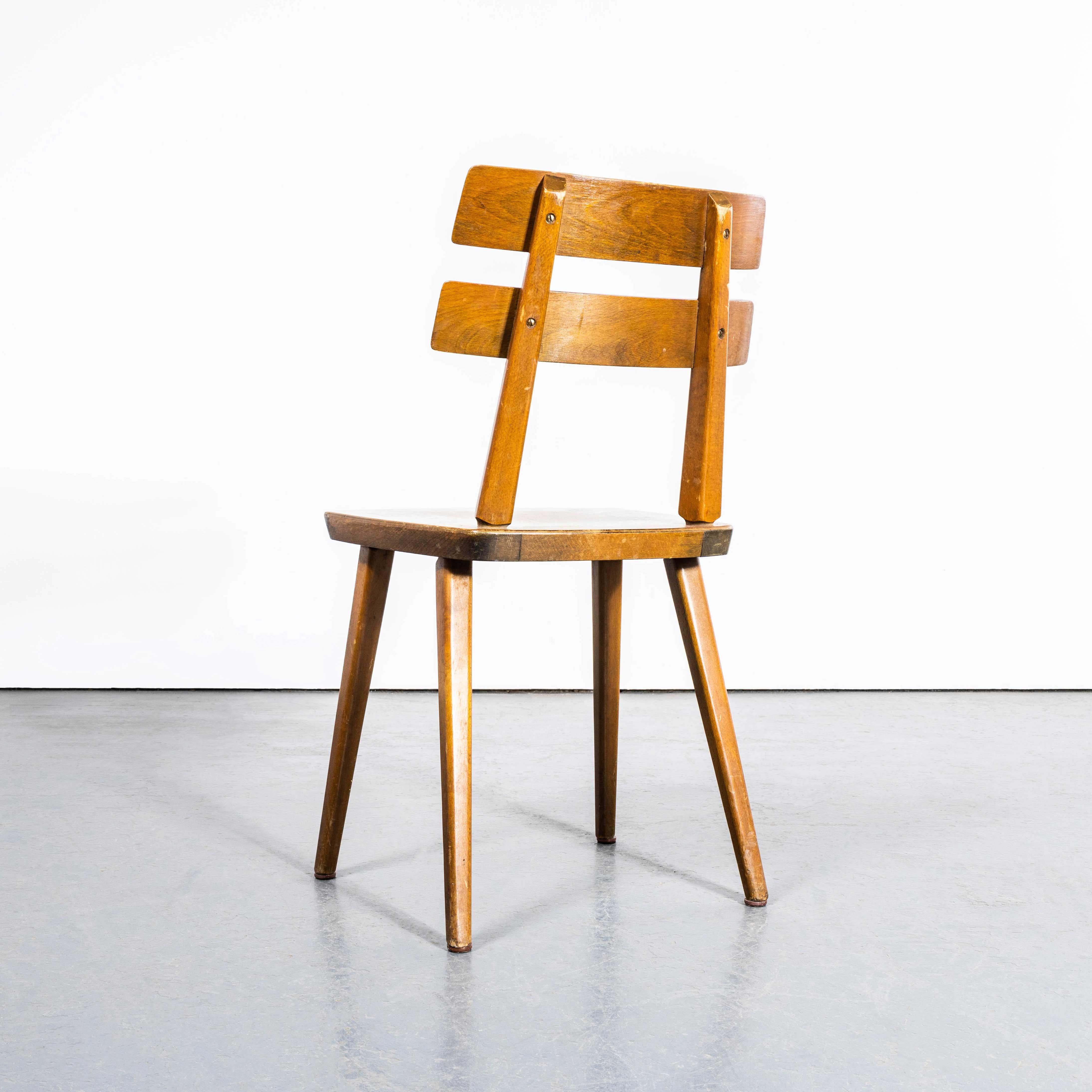 Chaises de salle à manger françaises à dossier sur rails des années 1970 - Petit lot disponible en vente 7
