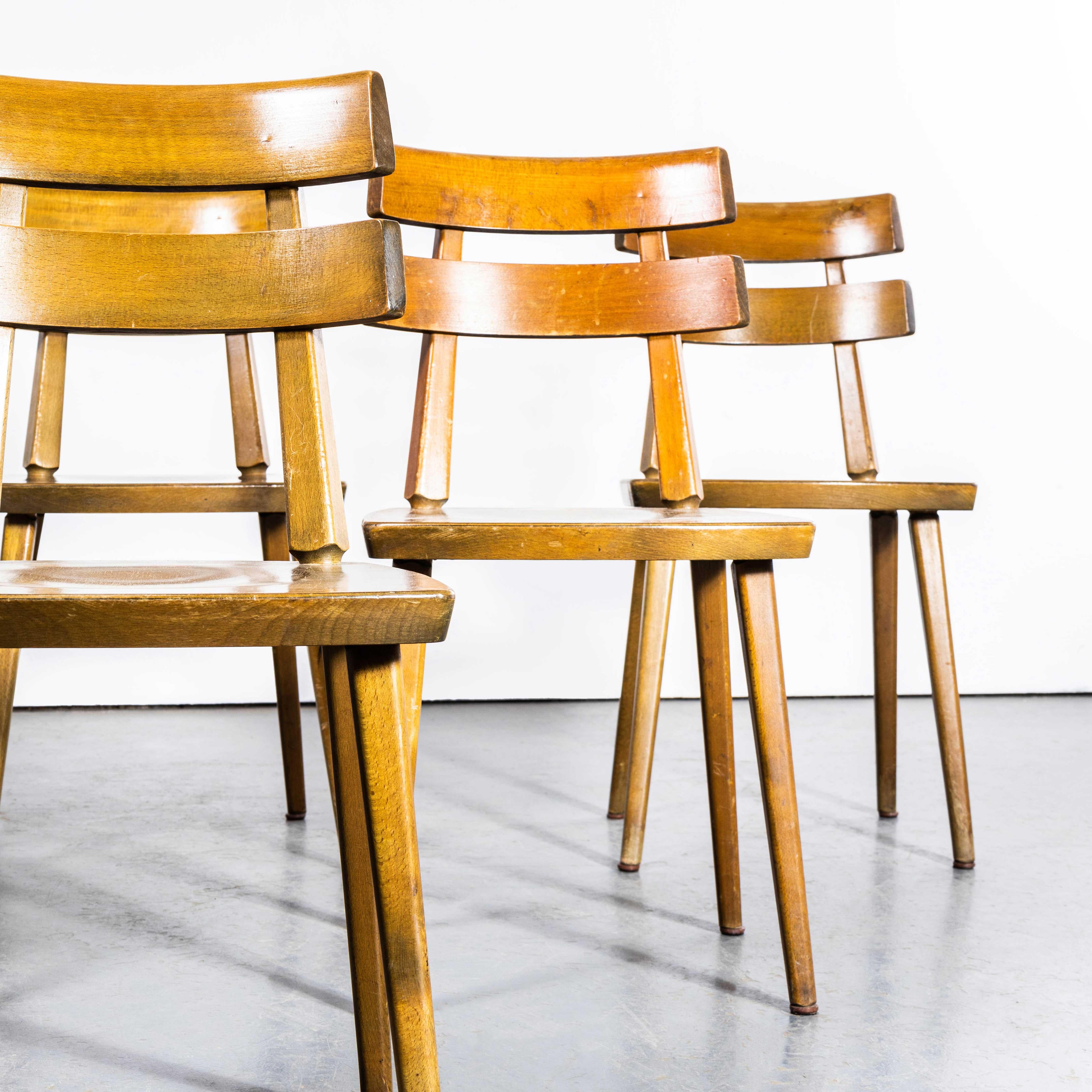 Chaises de salle à manger françaises à dossier sur rails des années 1970 - Petit lot disponible Bon état - En vente à Hook, Hampshire