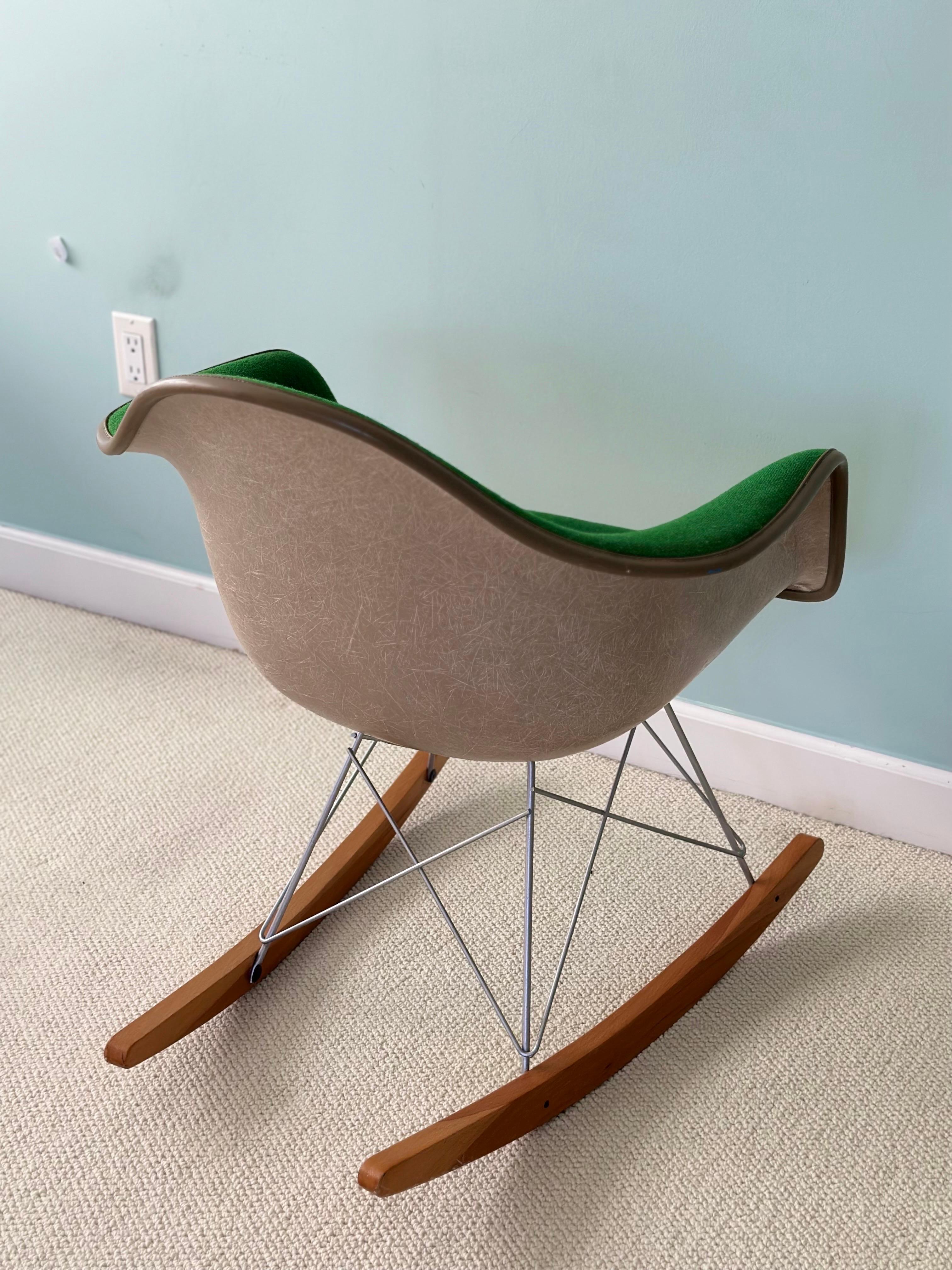 1970s RAR Eames for Herman Miller Fiberglass and Green Upholstery Rocker Chair  For Sale 2