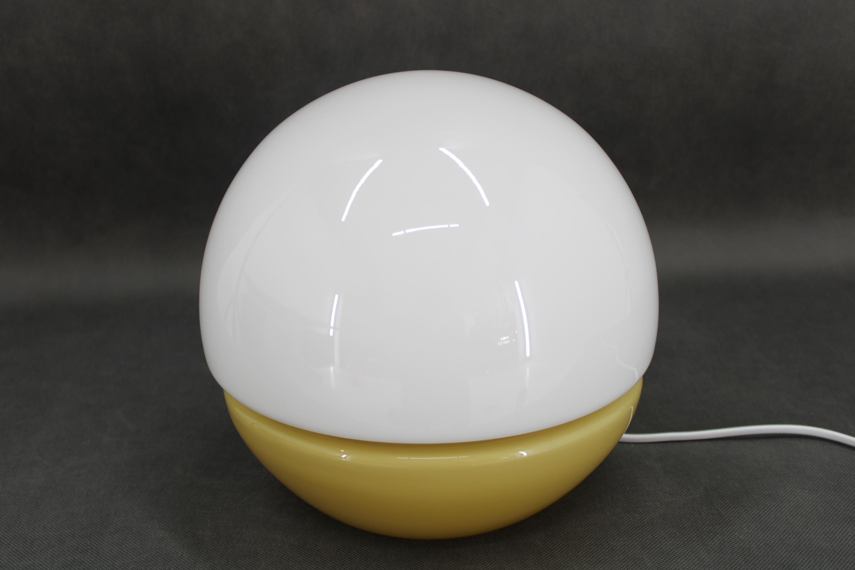 1970s Rare All Glass Table Lamp by Valaske Mezirici, Czechoslovakia For Sale 1