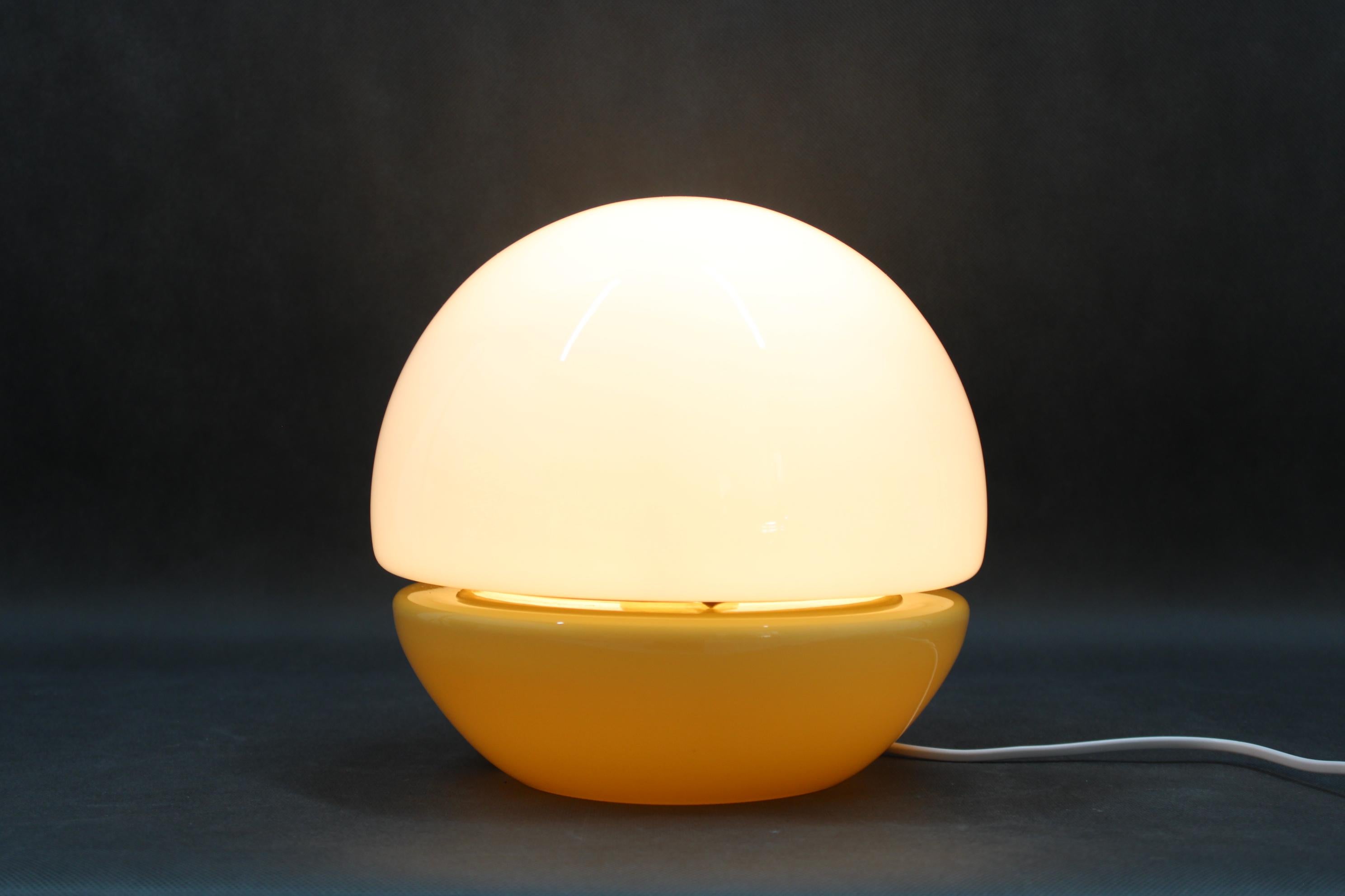 1970s Rare All Glass Table Lamp by Valaske Mezirici, Czechoslovakia For Sale 2