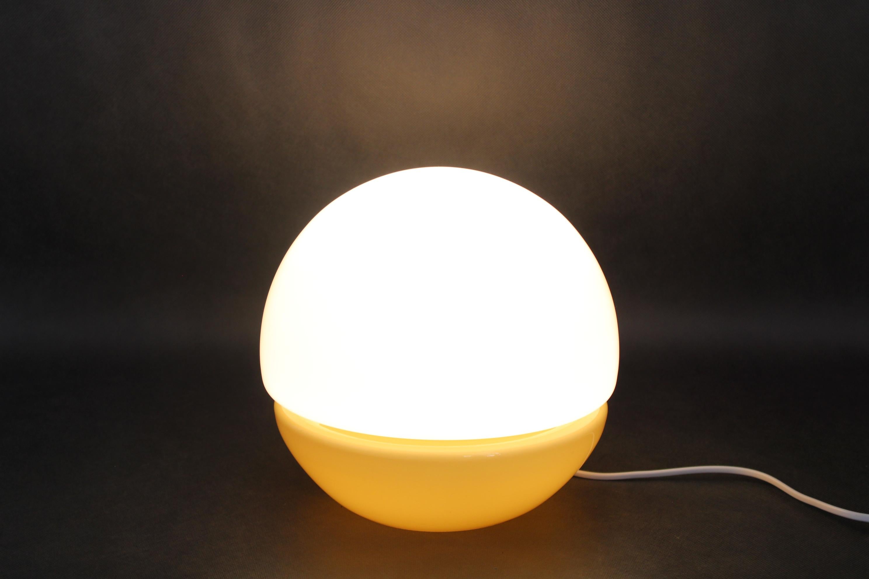 1970s Rare All Glass Table Lamp by Valaske Mezirici, Czechoslovakia For Sale 3