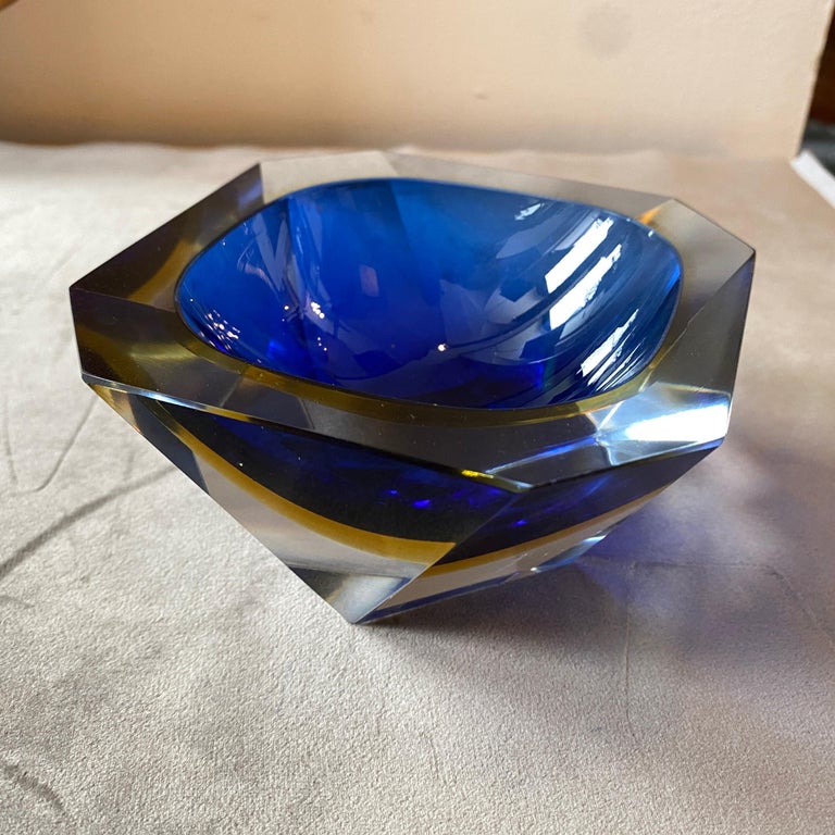 Space Age 1970s Blue and Yellow Sommerso Faceted Murano Glass Ashtray by Seguso For Sale