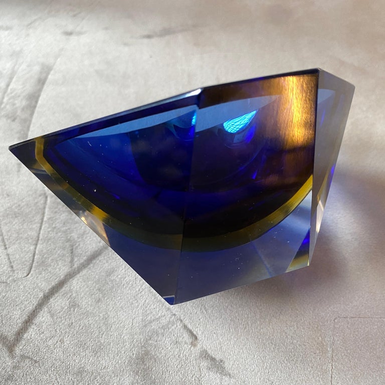 Italian 1970s Blue and Yellow Sommerso Faceted Murano Glass Ashtray by Seguso For Sale