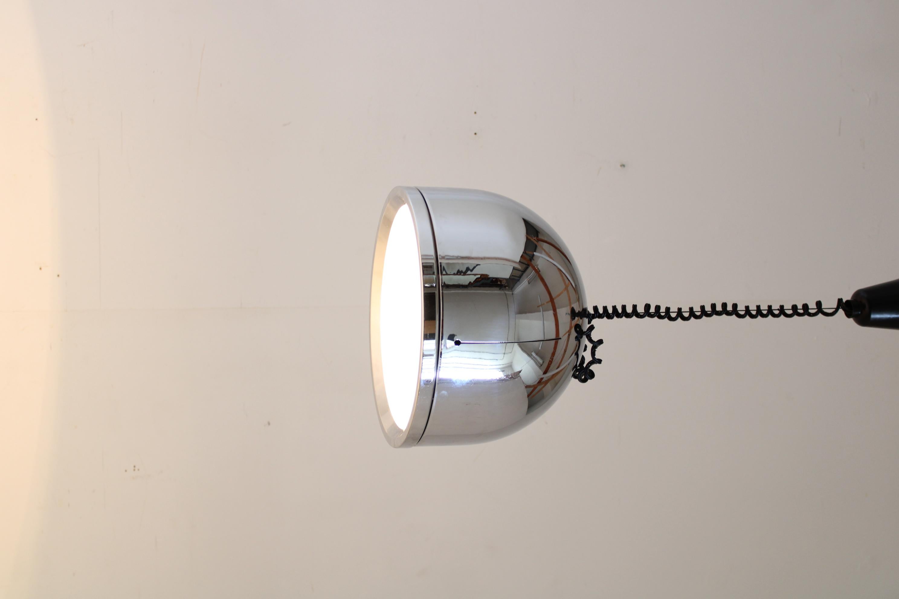1970s Rare Italian Chrome Plated Adjustable Pendant Light en vente 5