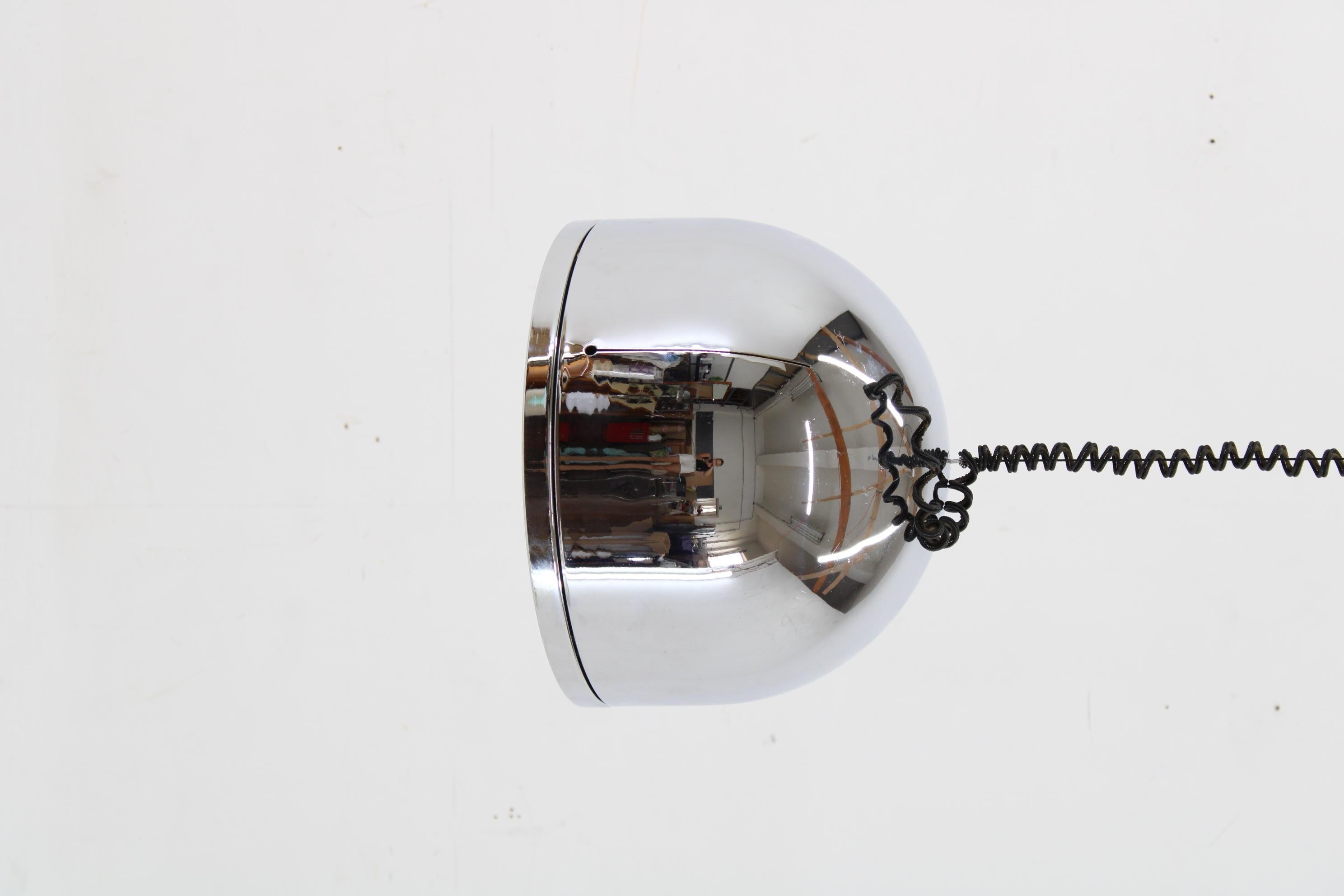 Mid-Century Modern 1970s Rare Italian Chrome Plated Adjustable Pendant Light en vente