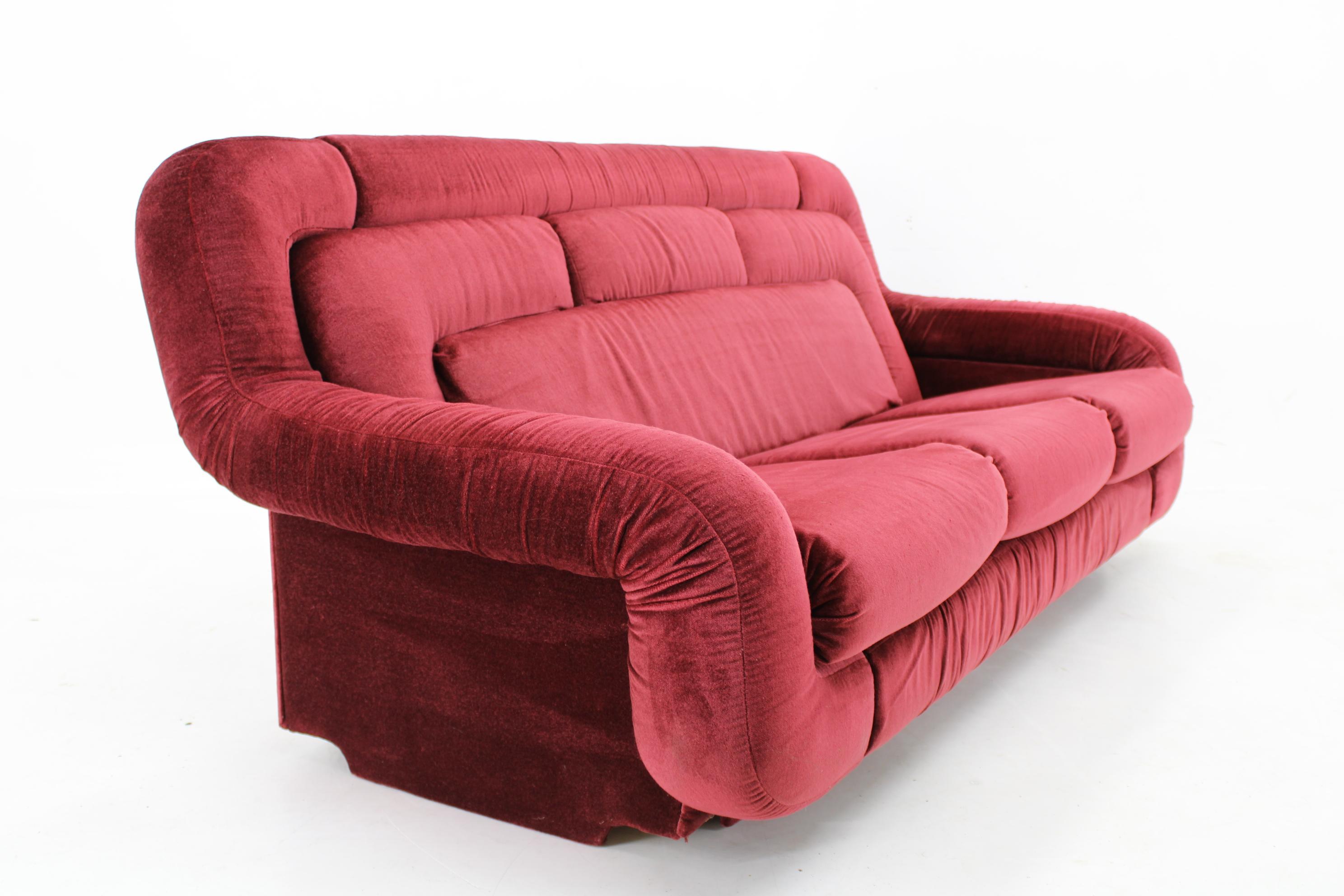 Mid-Century Modern 1970s Rare Mid Century Three-Seat Sofa, Italy 