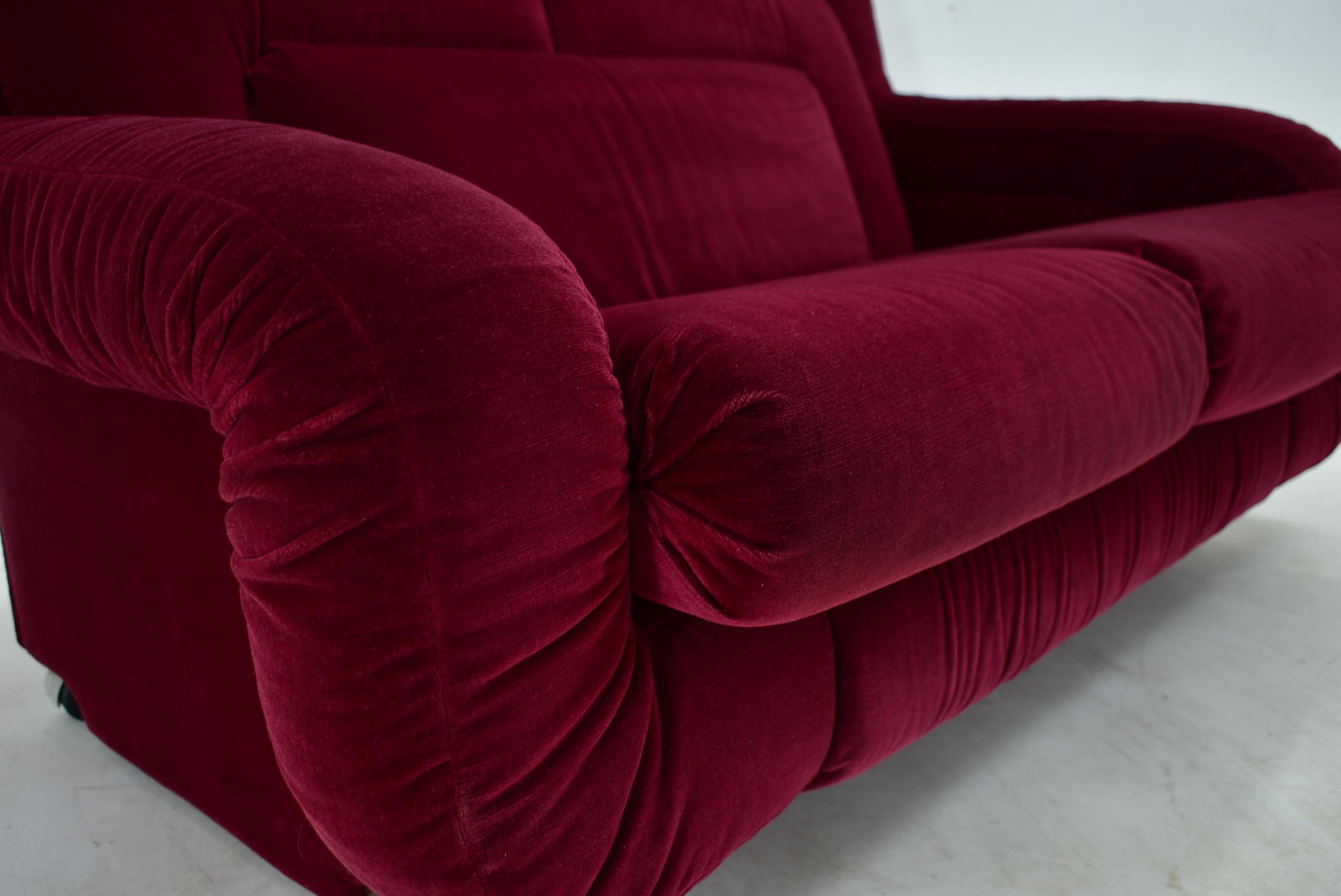 1970s Rare Mid Century Two-Seat Sofa, Italy For Sale 11