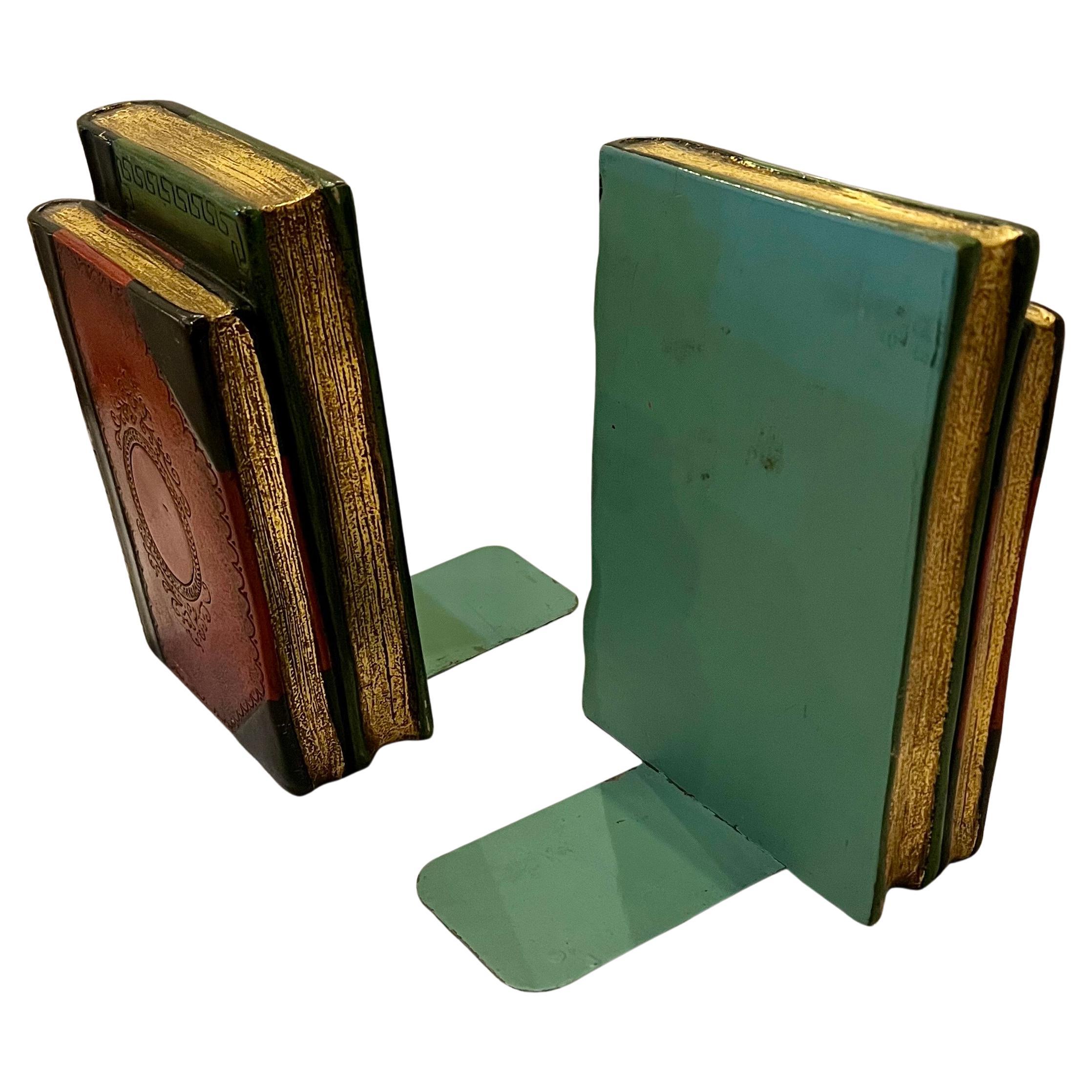 Schöne antike Bücher , Buchstützen von Borghese circa 1970's , elegant und einzigartig in einem sehr Fornasetti Stil .