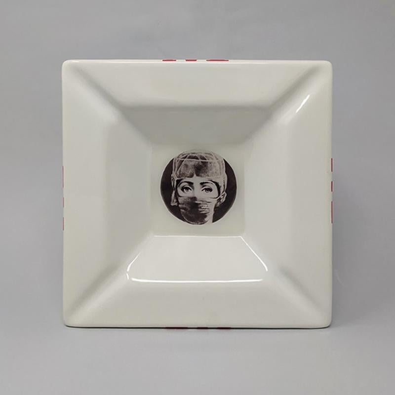 1970er Jahre Seltener Porzellan-Aschenbecher oder Vide Poche von Piero Fornasetti im Angebot 1