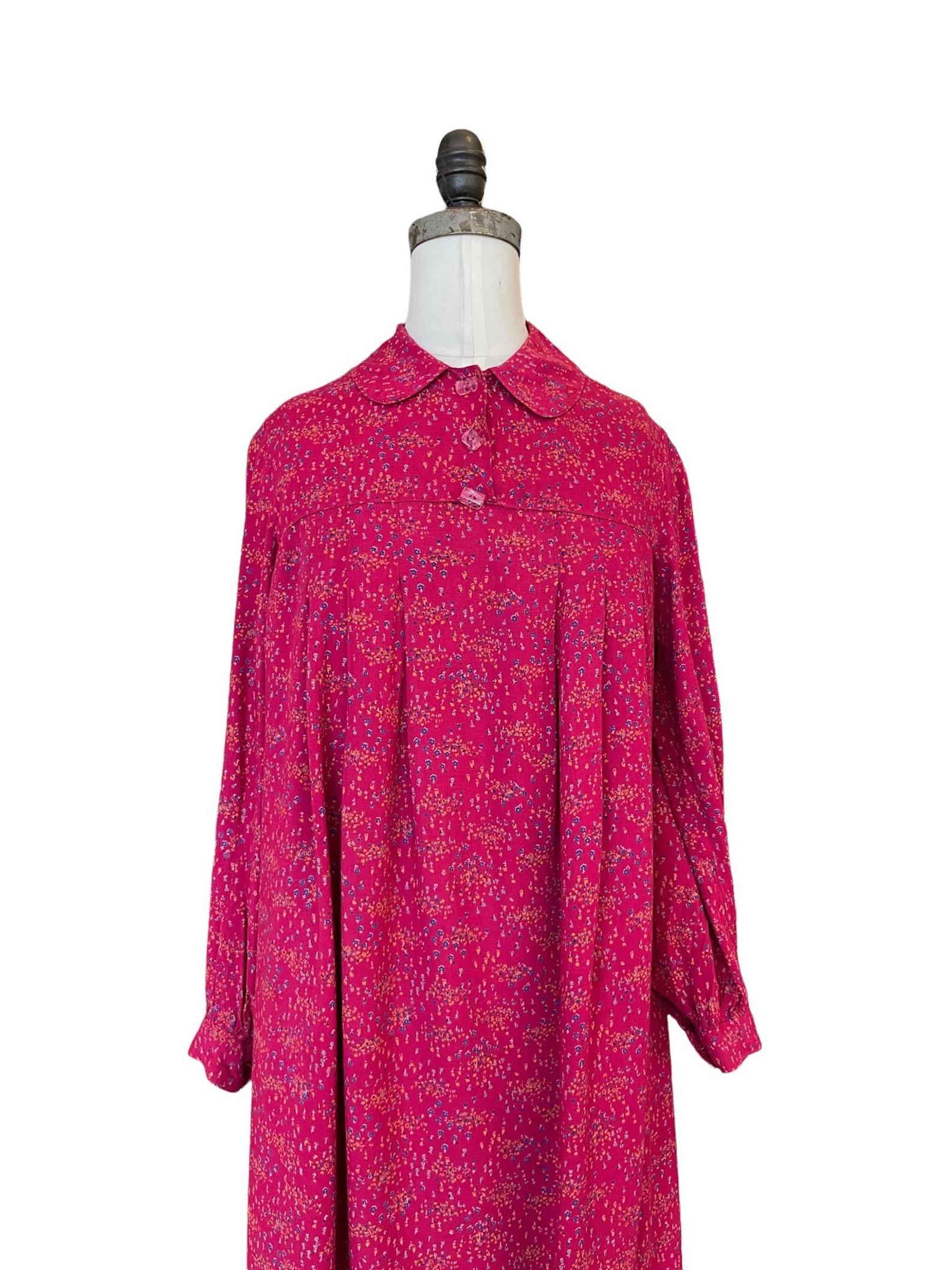 Raspberry Pink Floral Trapeze Dress, Circa 1970s For Sale 2