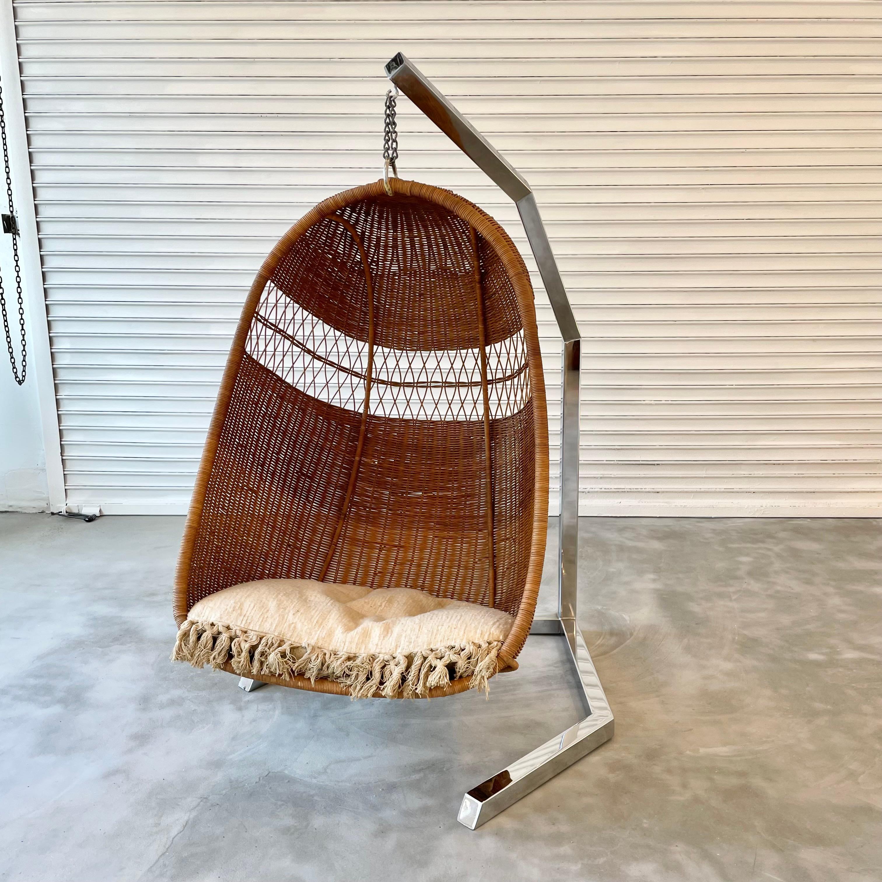 1970s Rattan and Wicker Hanging Chair on Chrome Stand For Sale 4