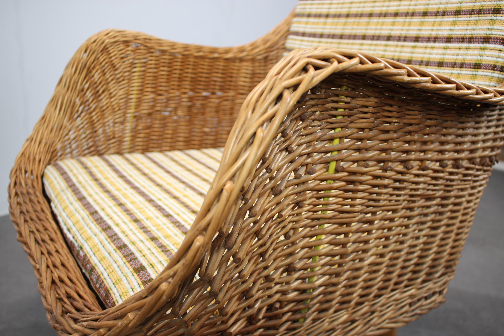 Sillón de ratán de los años 70, Uluv, Checoslovaquia en venta 1