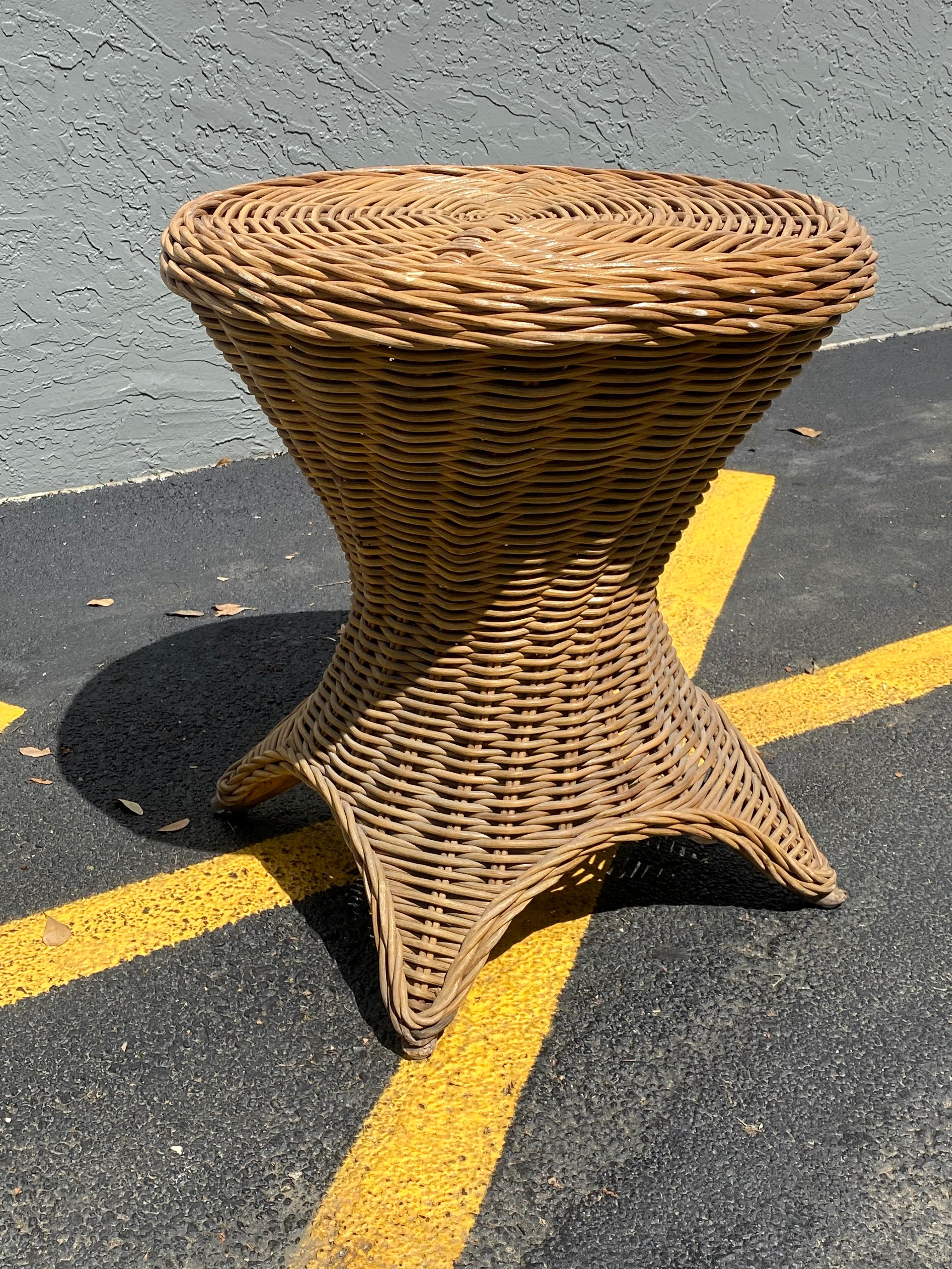 1970s Rattan around Barrel Dining Table and Chairs, Set of 4 For Sale 4