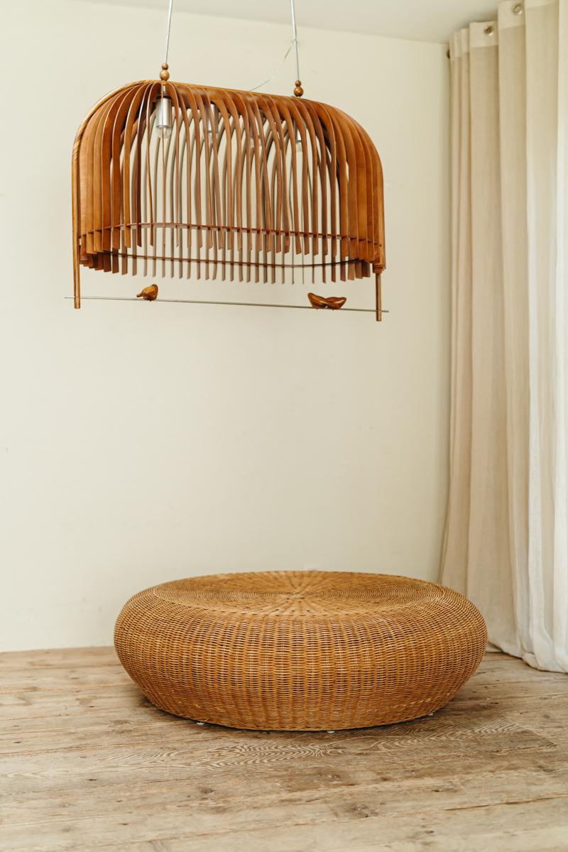 1970's rattan coffee table, in very good vintage condition, ready to brighten up your living room.