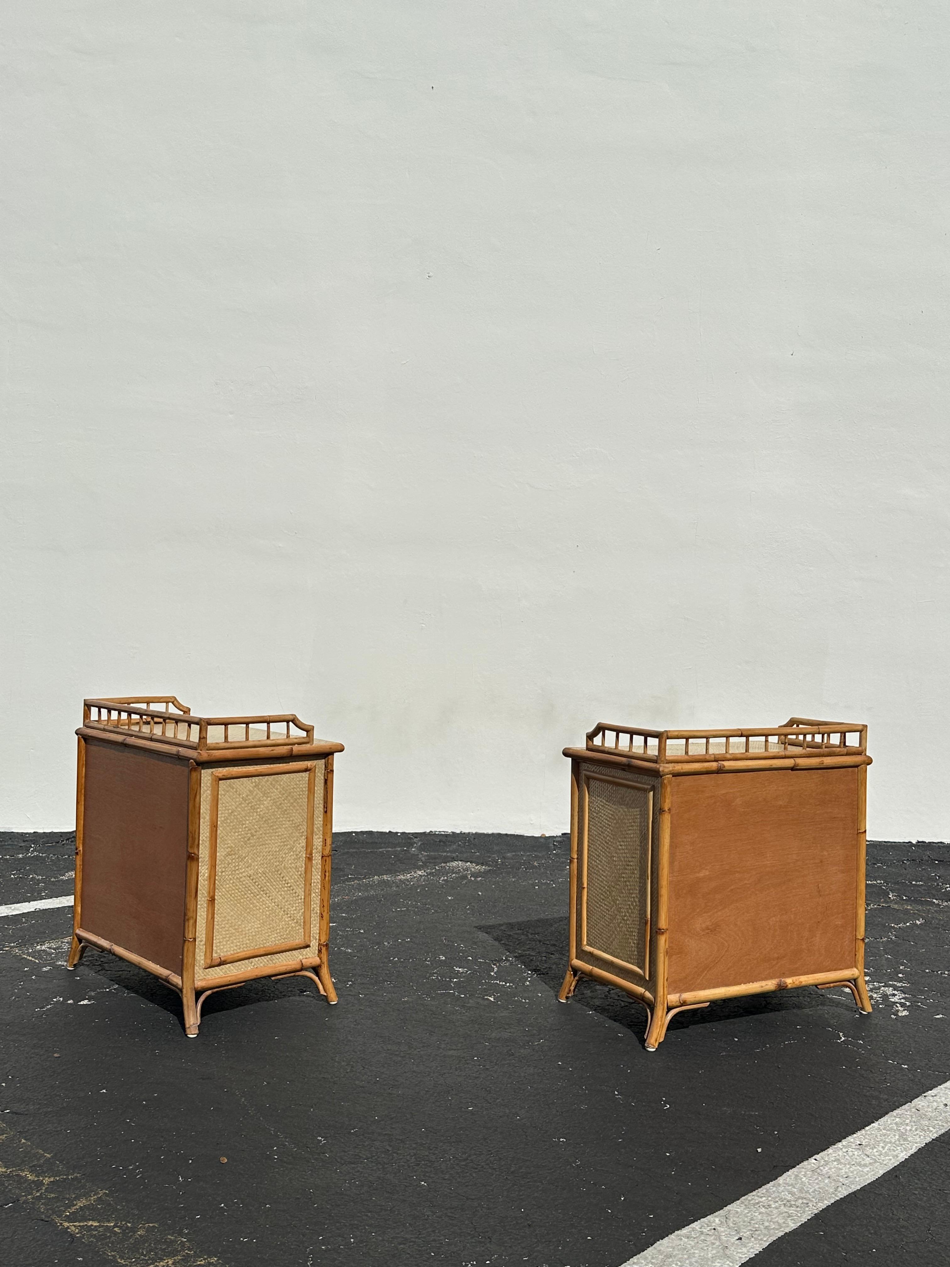 1970s Rattan Grasscloth Pagoda Organic Modern Nightstands, Set of 2 In Good Condition In Fort Lauderdale, FL