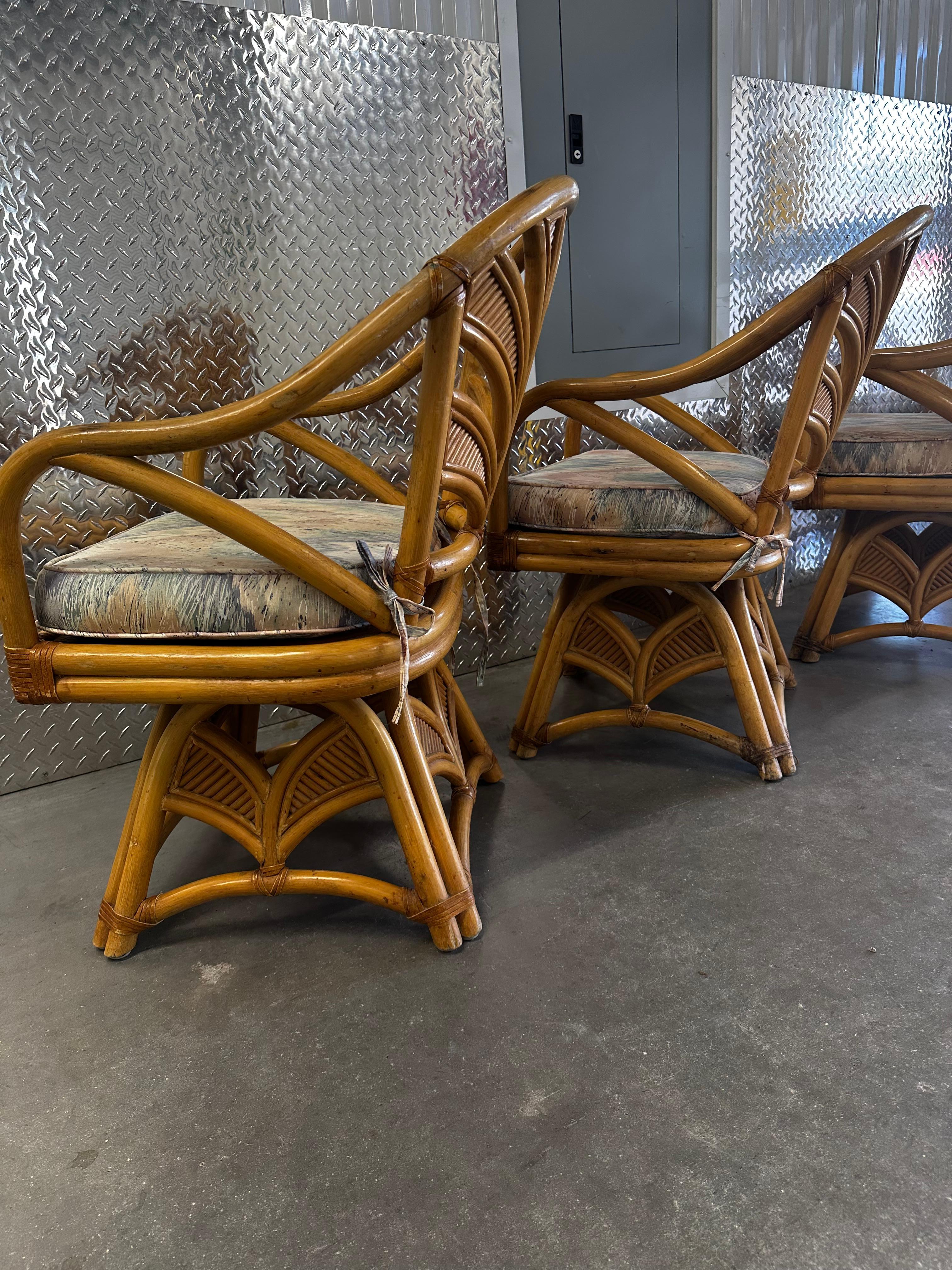 1970s Rattan Palms Reed Pedestal Pastel Game Dining Swivel Chairs , Set of 4 en vente 7