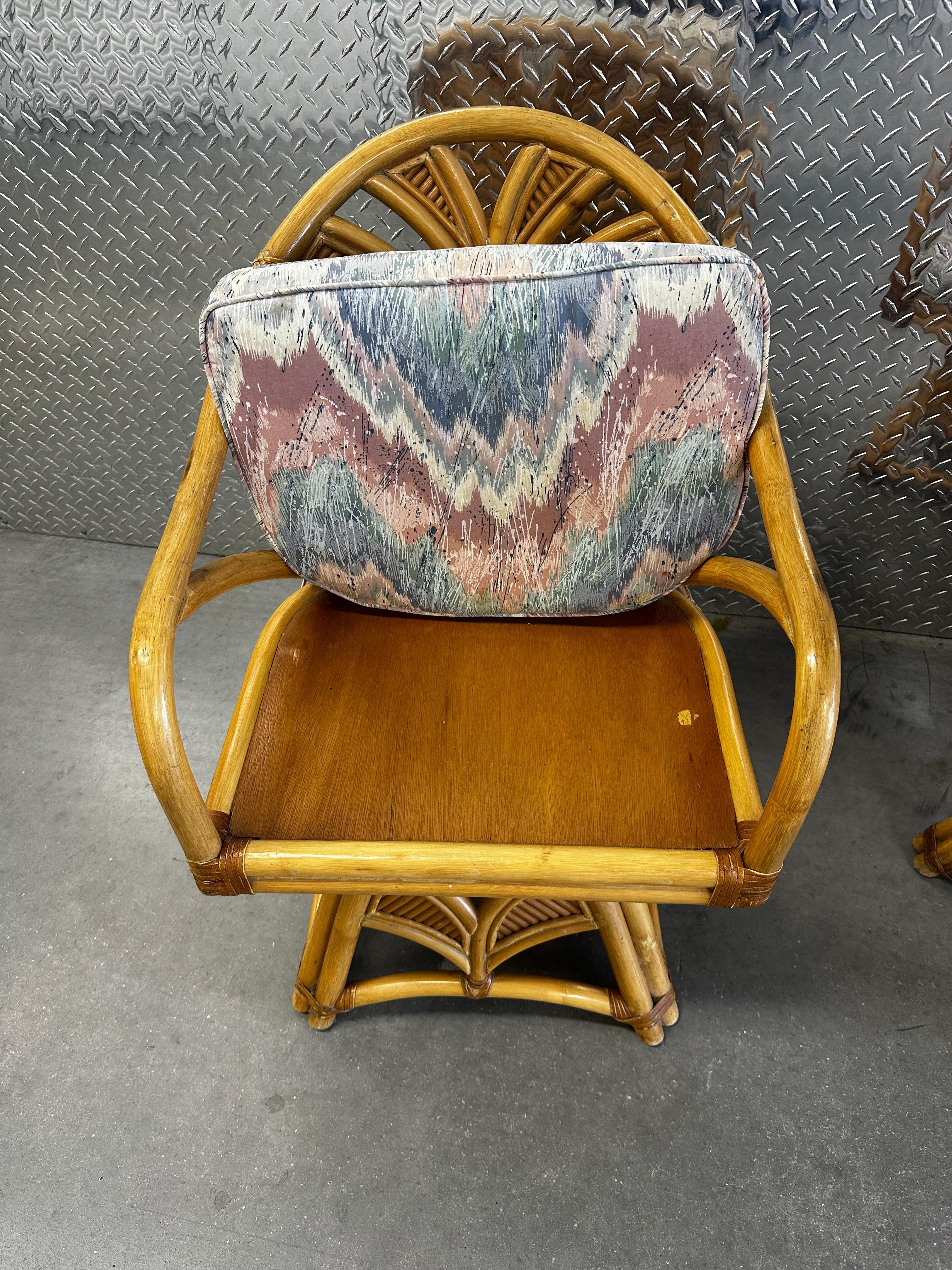 1970s Rattan Palms Reed Pedestal Pastel Game Dining Swivel Chairs , Set of 4 en vente 8
