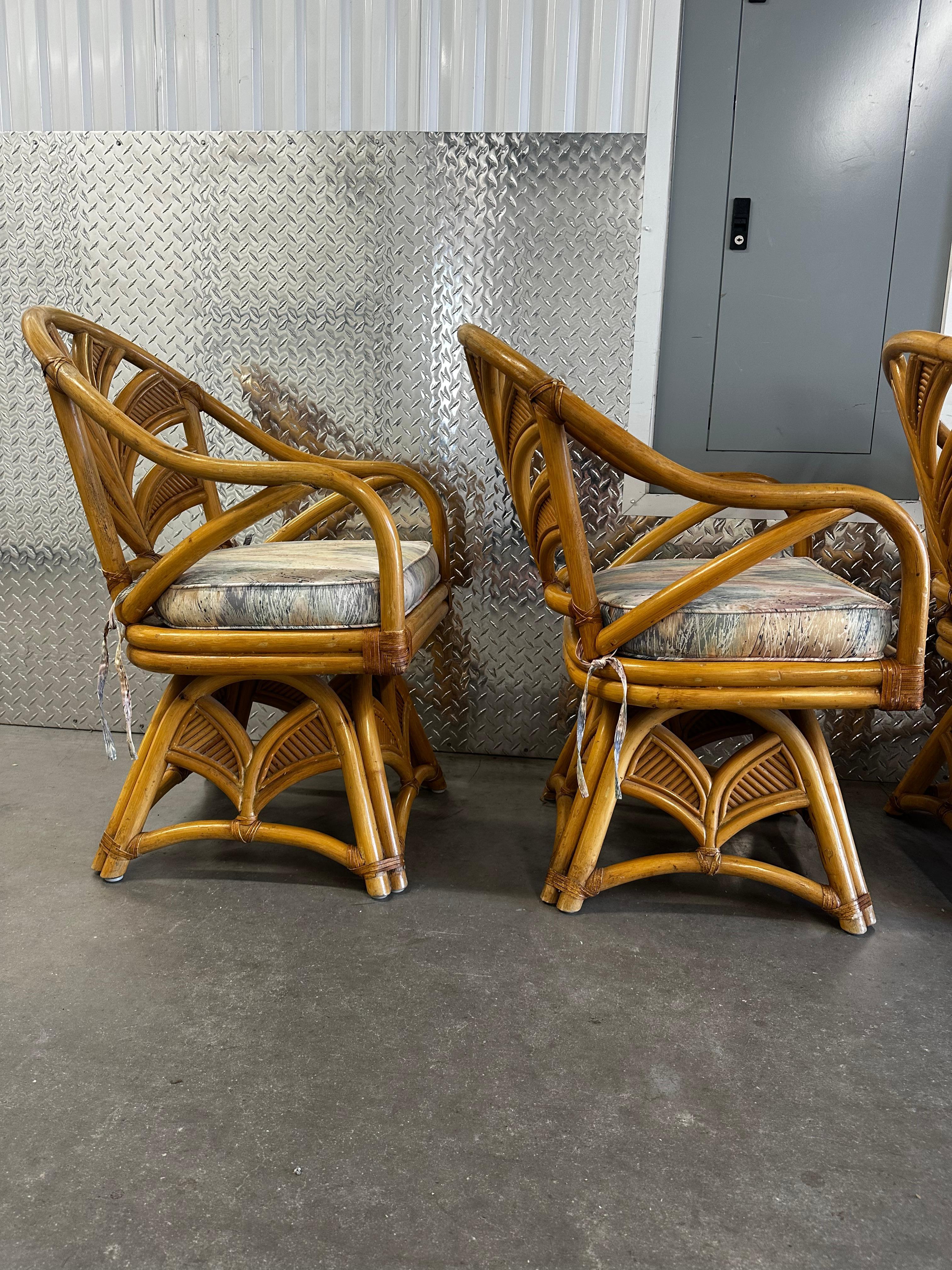 1970s Rattan Palms Reed Pedestal Pastel Game Dining Swivel Chairs , Set of 4 en vente 2