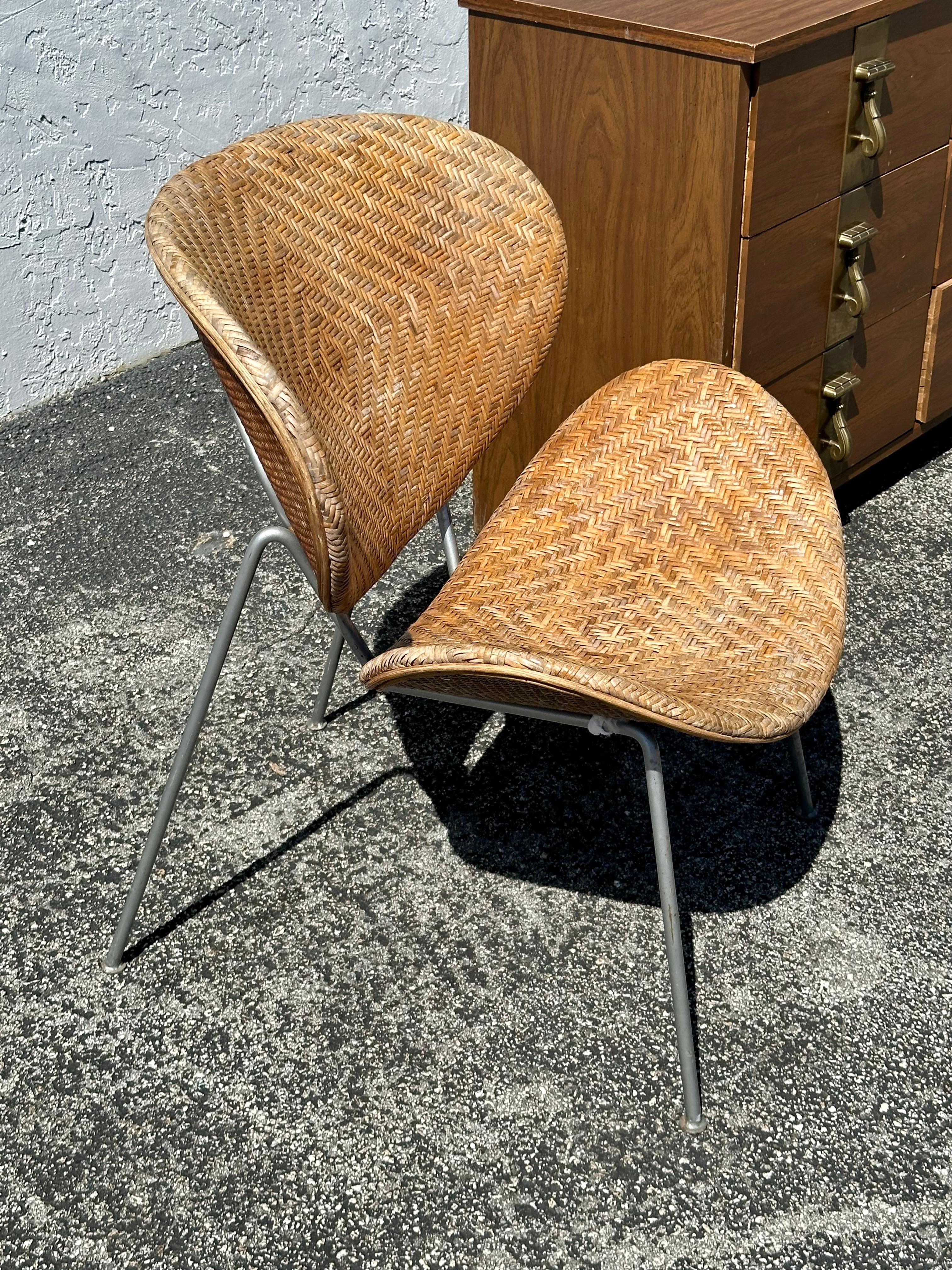 Silla de ratán Pierre Paulin naranja de los años 70 estilo slice Moderno de mediados de siglo en venta