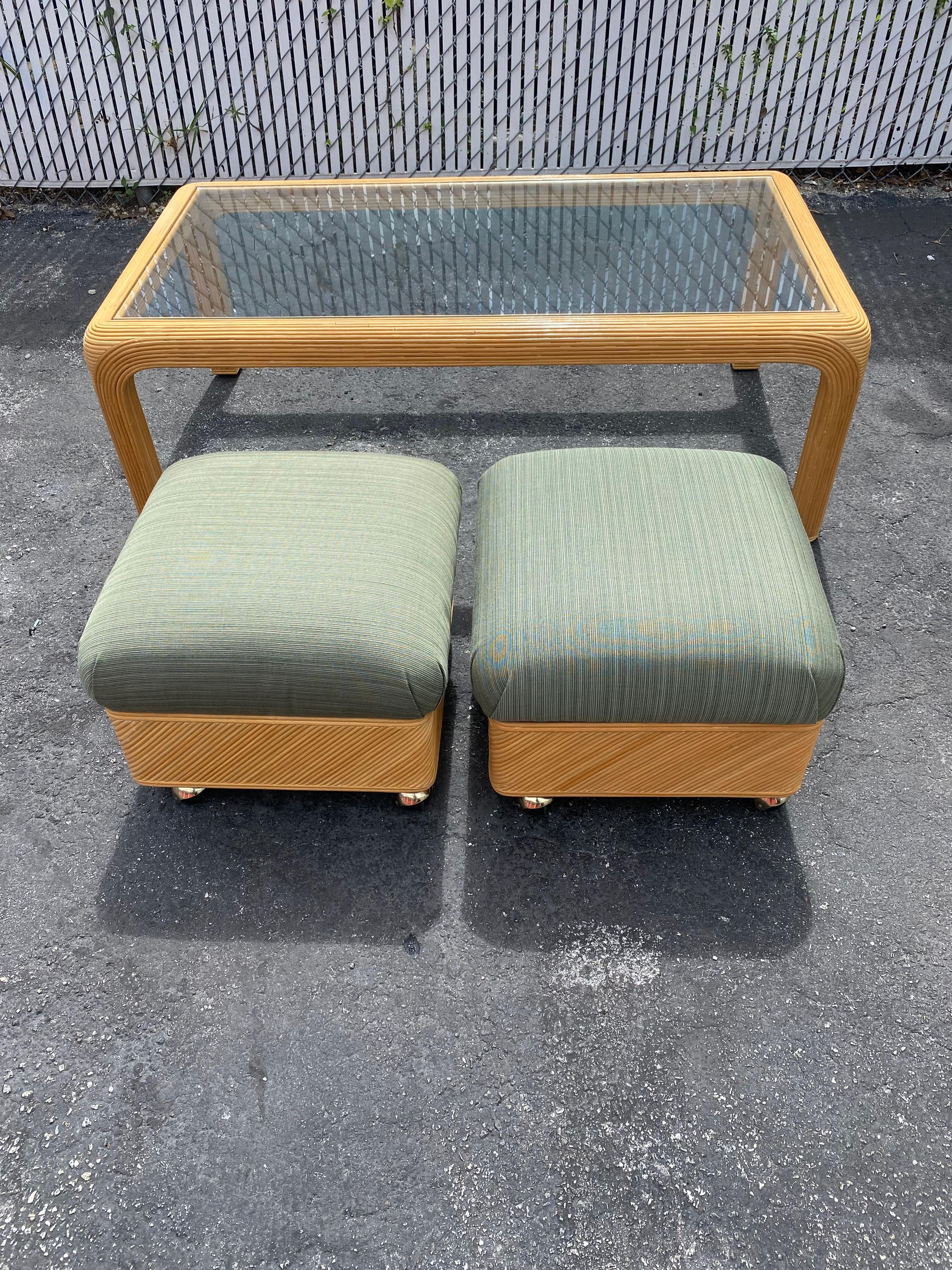 Late 20th Century 1970s Rattan Reed Coffee Stools Table, Set of 3 For Sale