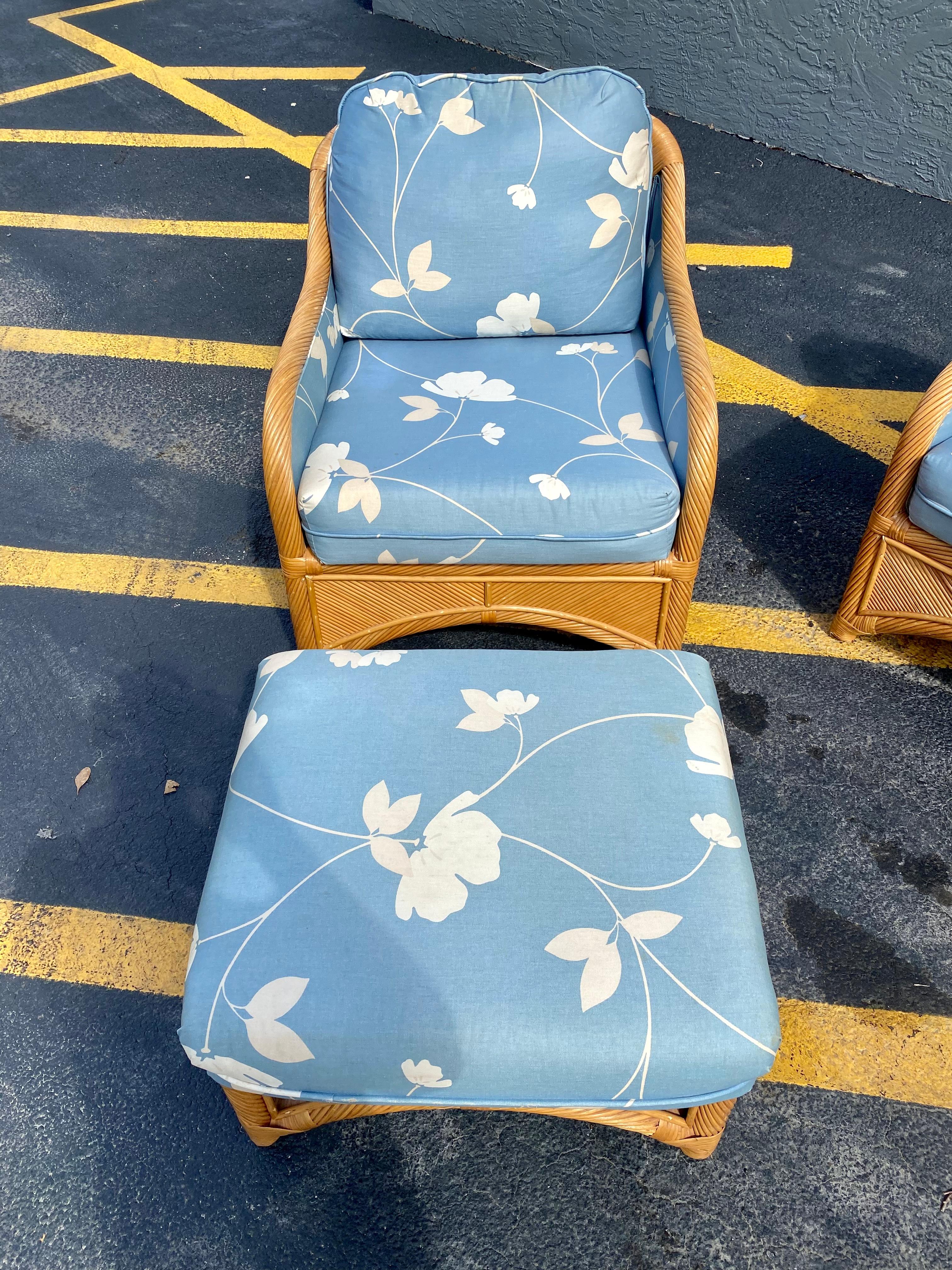 1970s Rattan Reed Sculptural Chinoiserie Style Blue White Sofa Suite, Set of 4 For Sale 8