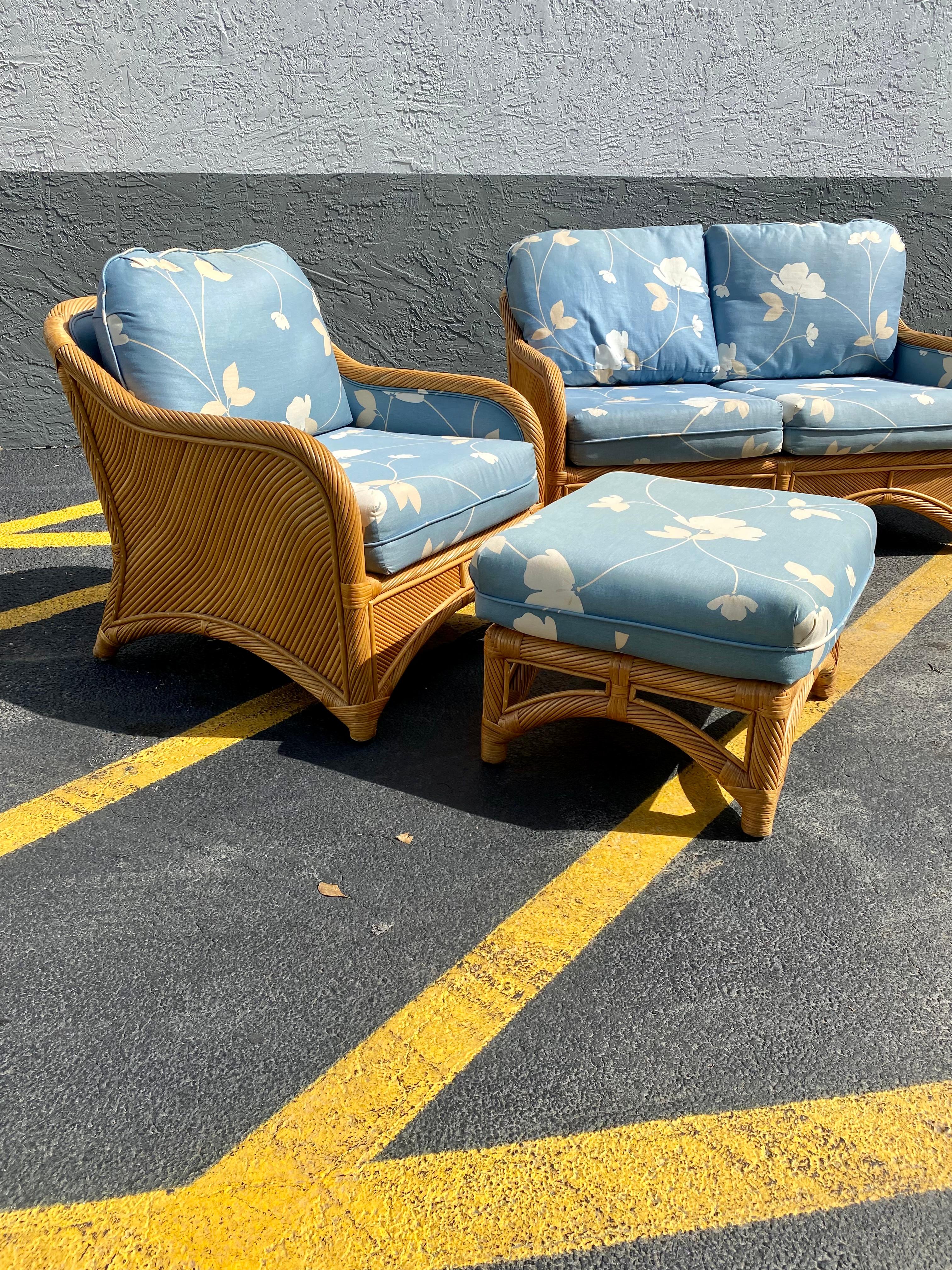 Bohemian 1970s Rattan Reed Sculptural Chinoiserie Style Blue White Sofa Suite, Set of 4 For Sale