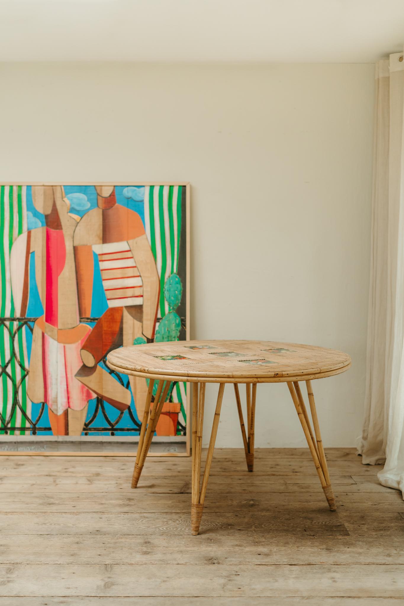 Céramique Table en rotin incrustée de carreaux vallauris d'Audoux Minet des années 1970 en vente