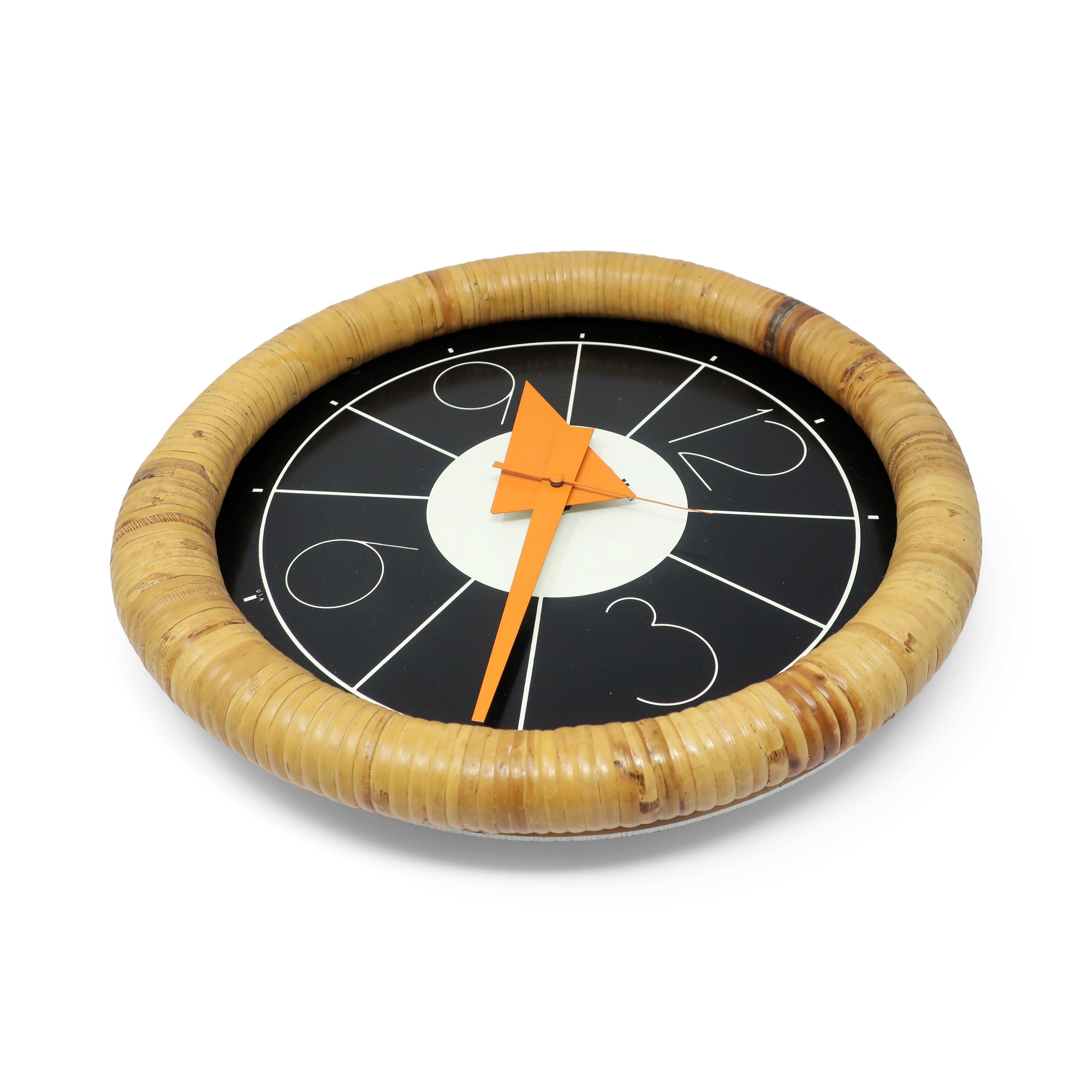 Mid-Century Modern Horloge murale en rotin des années 1970 par Arthur Umanoff pour Howard Miller en vente