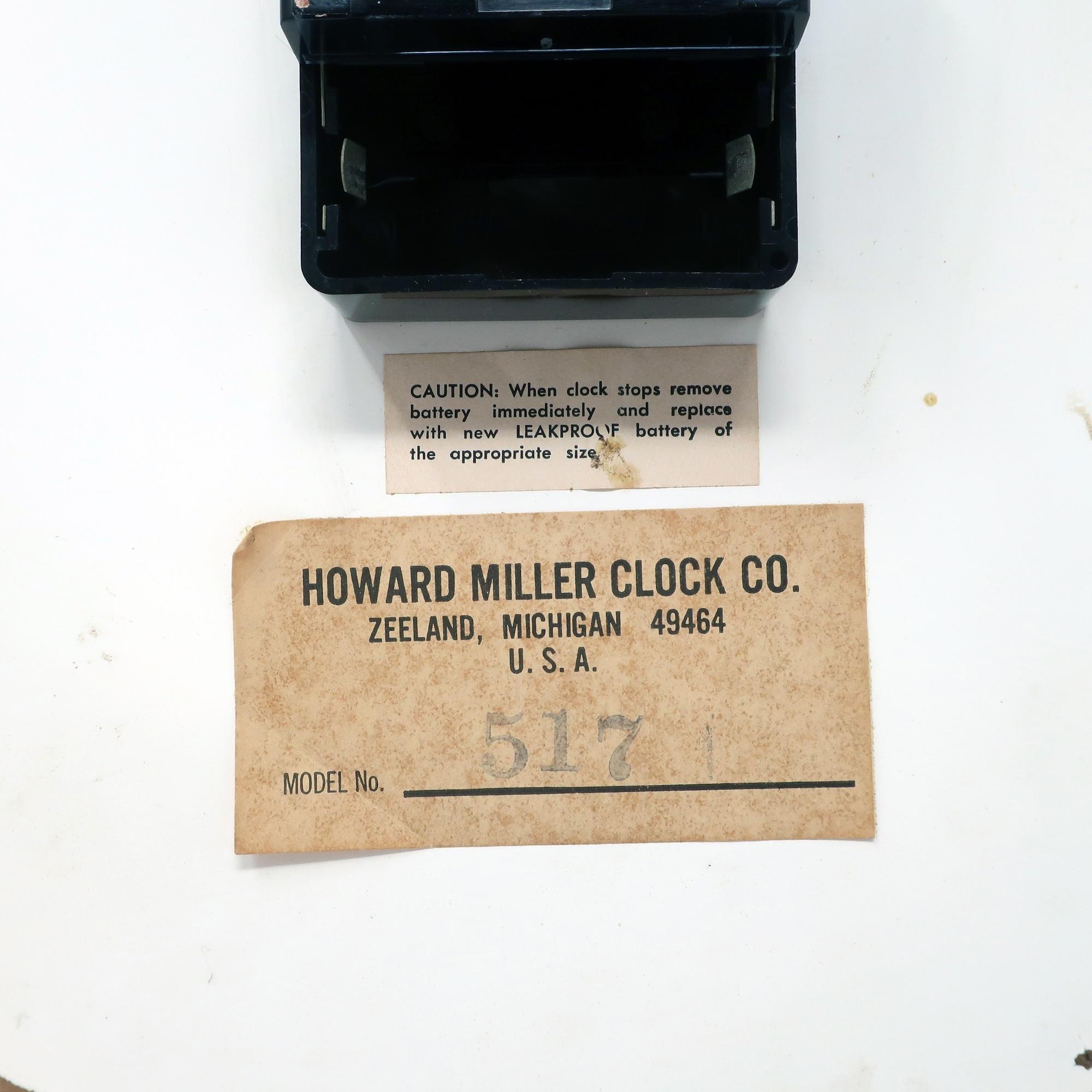 Rotin Horloge murale en rotin des années 1970 par Arthur Umanoff pour Howard Miller en vente