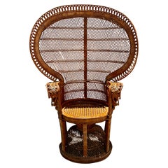 Chaise Emmanuelle Peacock en rotin et osier, fabriquée à la main, des années 1970