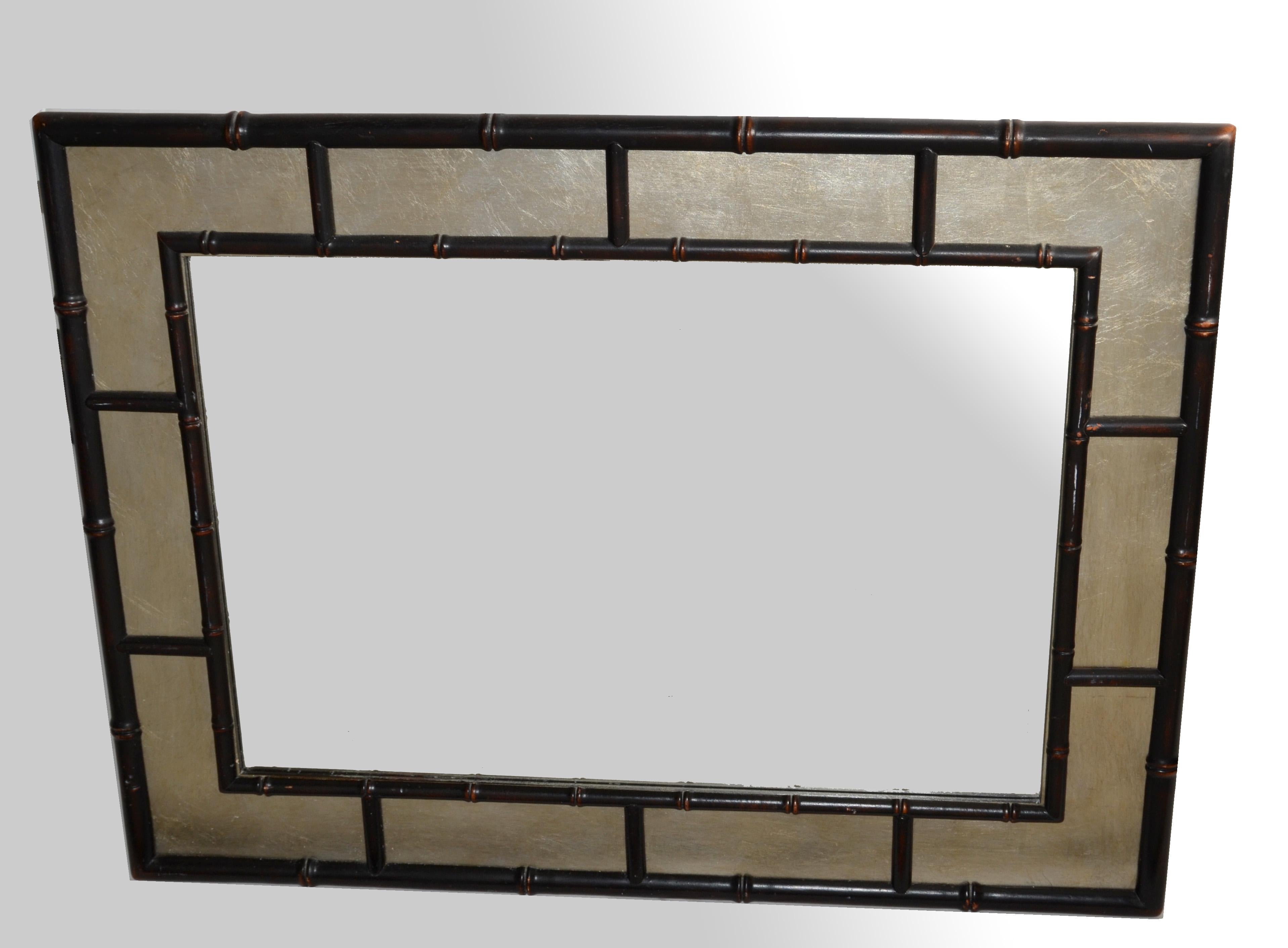 1970 Rectangle Silver and Brown Faux Bamboo Wood Wall Mirror Mid-Century Modern (Miroir mural en bois de bambou) en vente 5