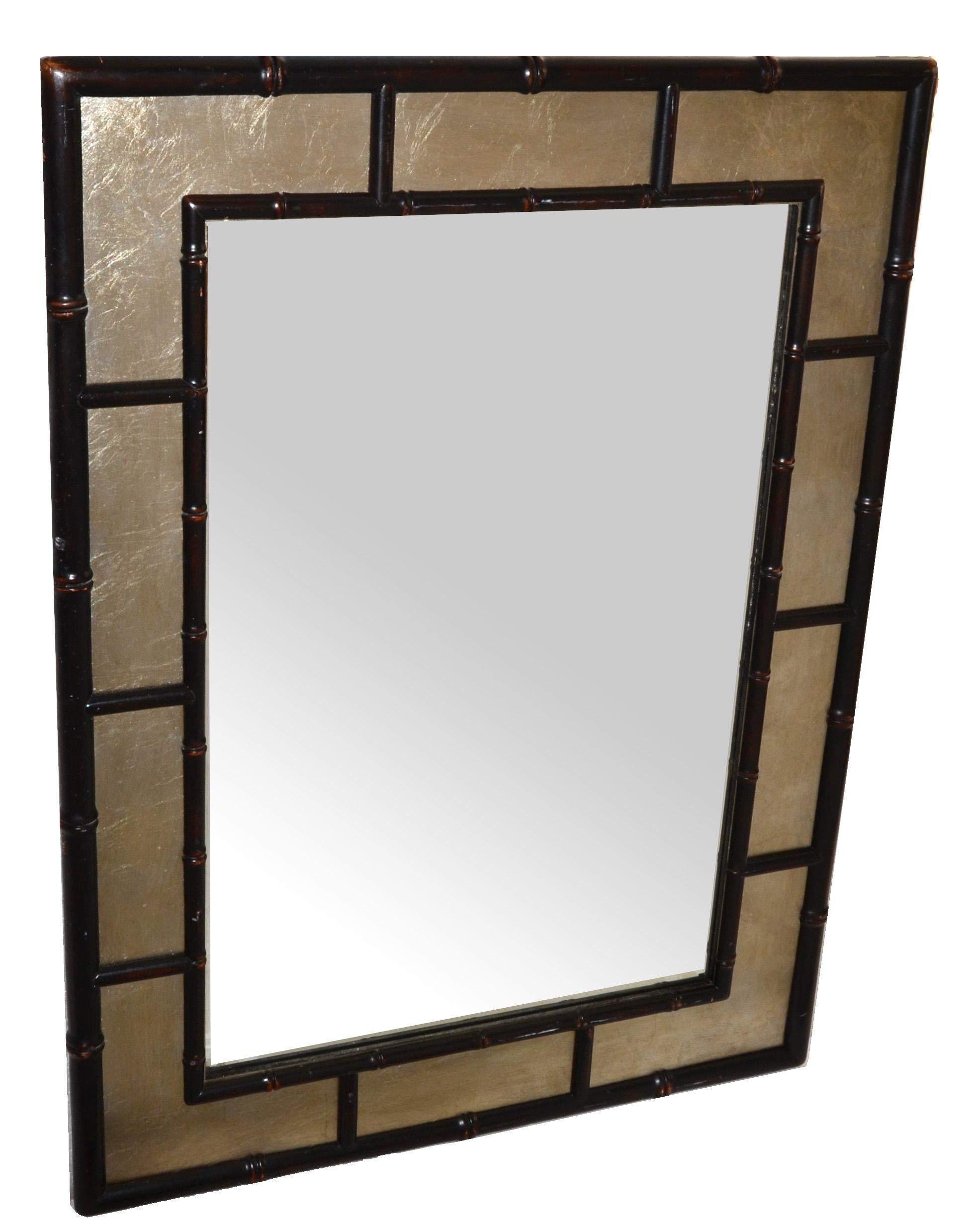 Biseauté 1970 Rectangle Silver and Brown Faux Bamboo Wood Wall Mirror Mid-Century Modern (Miroir mural en bois de bambou) en vente