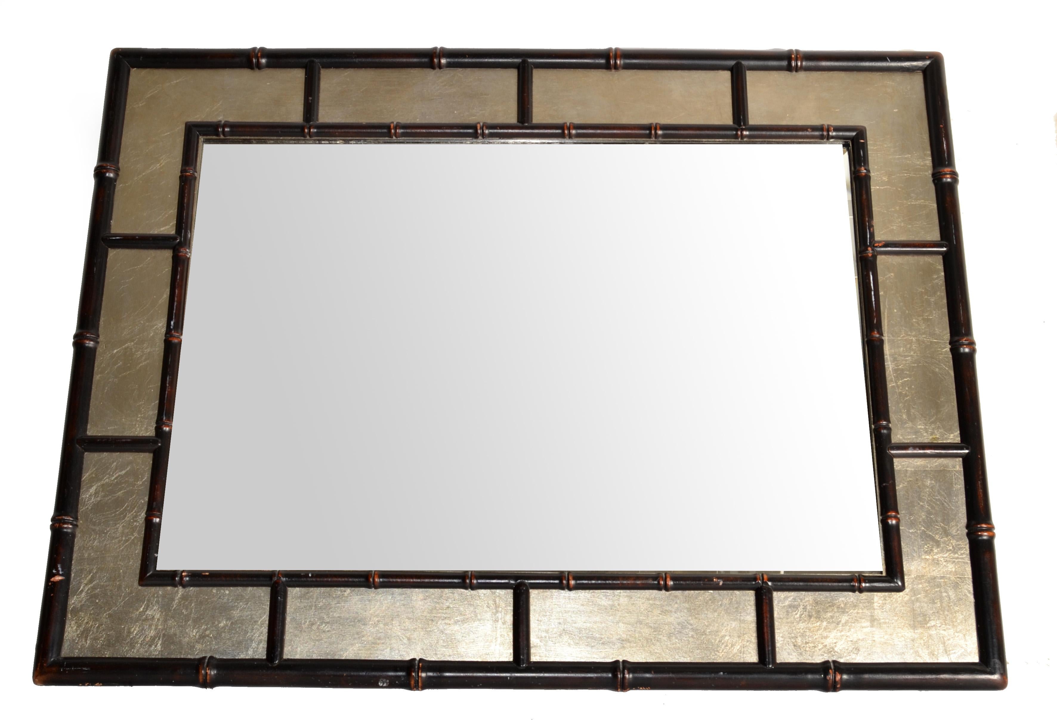 1970 Rectangle Silver and Brown Faux Bamboo Wood Wall Mirror Mid-Century Modern (Miroir mural en bois de bambou) Bon état - En vente à Miami, FL