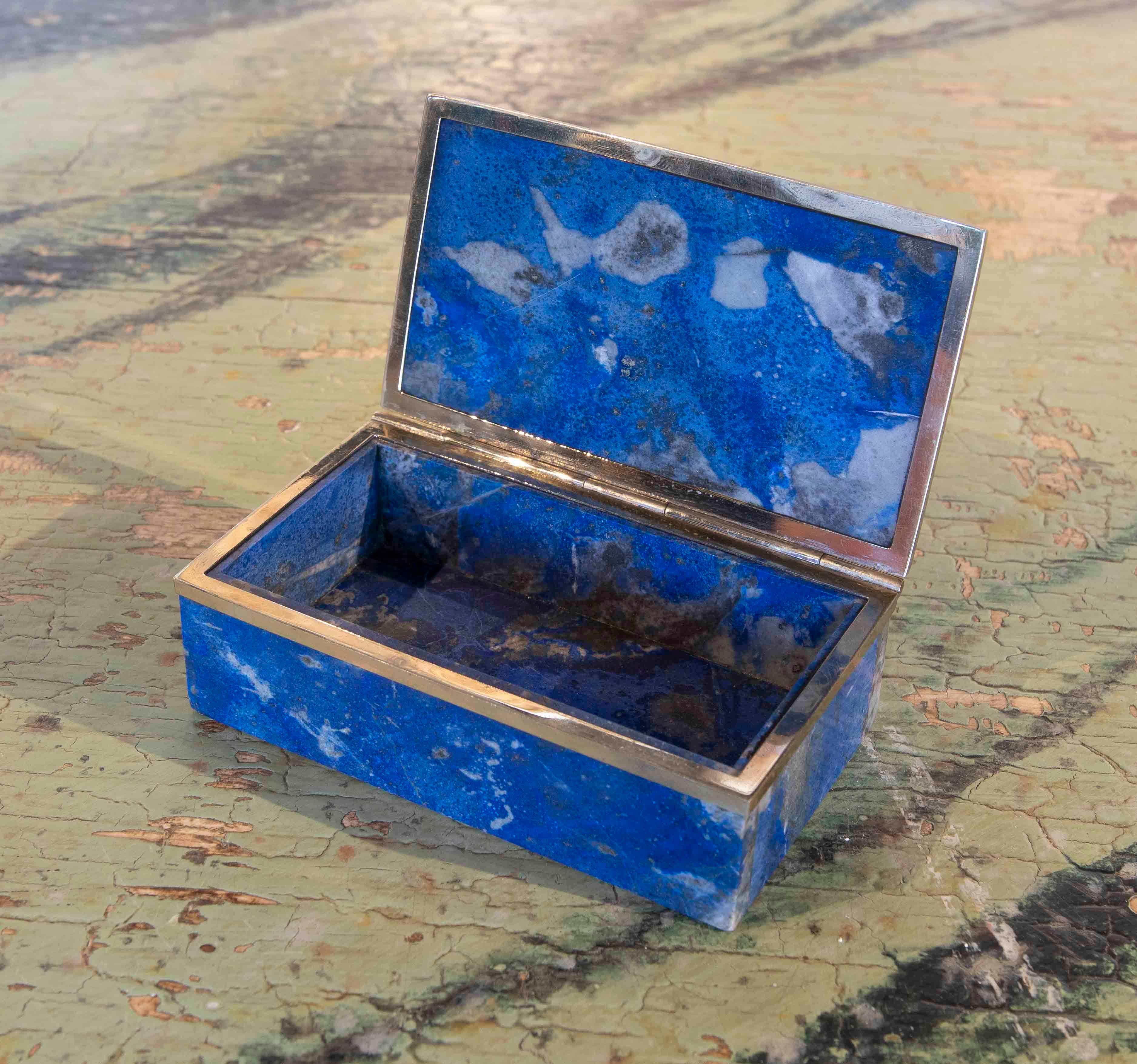 Boîte rectangulaire en métal et lapis-lazuli des années 1970  Bon état - En vente à Marbella, ES