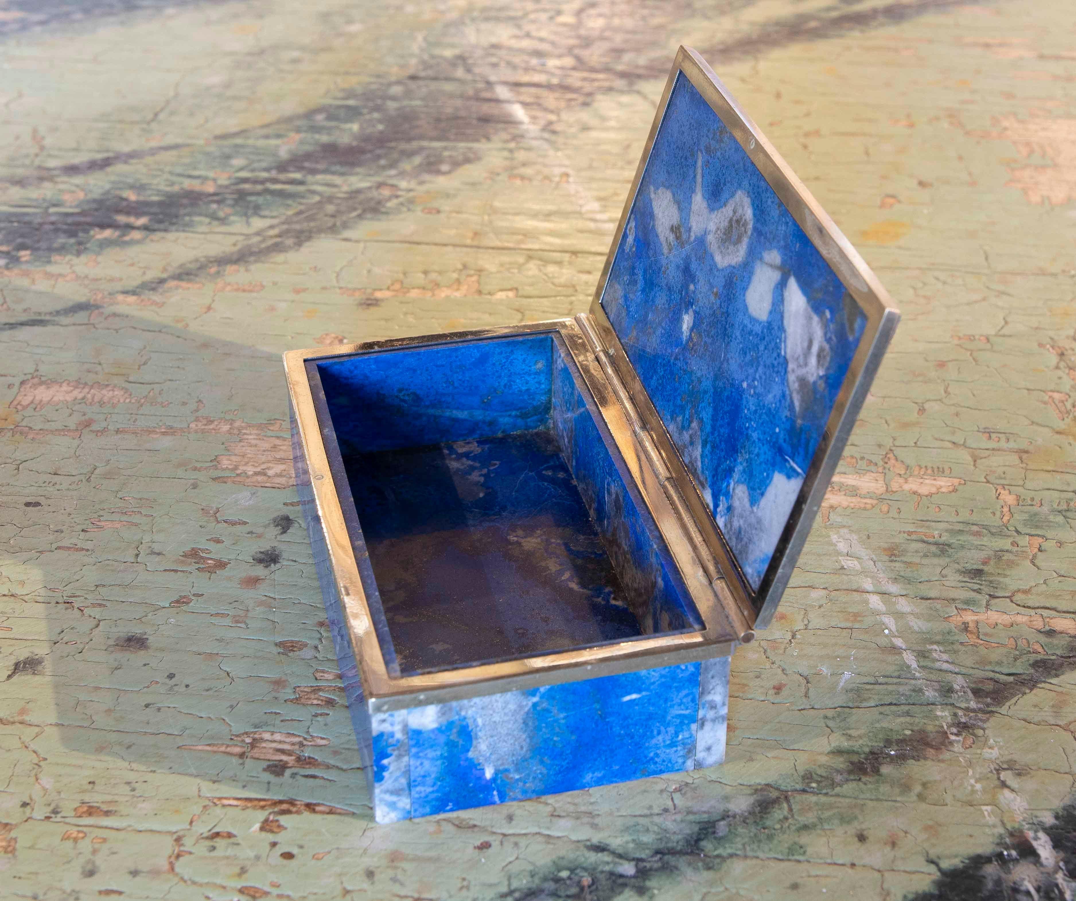 20ième siècle Boîte rectangulaire en métal et lapis-lazuli des années 1970  en vente