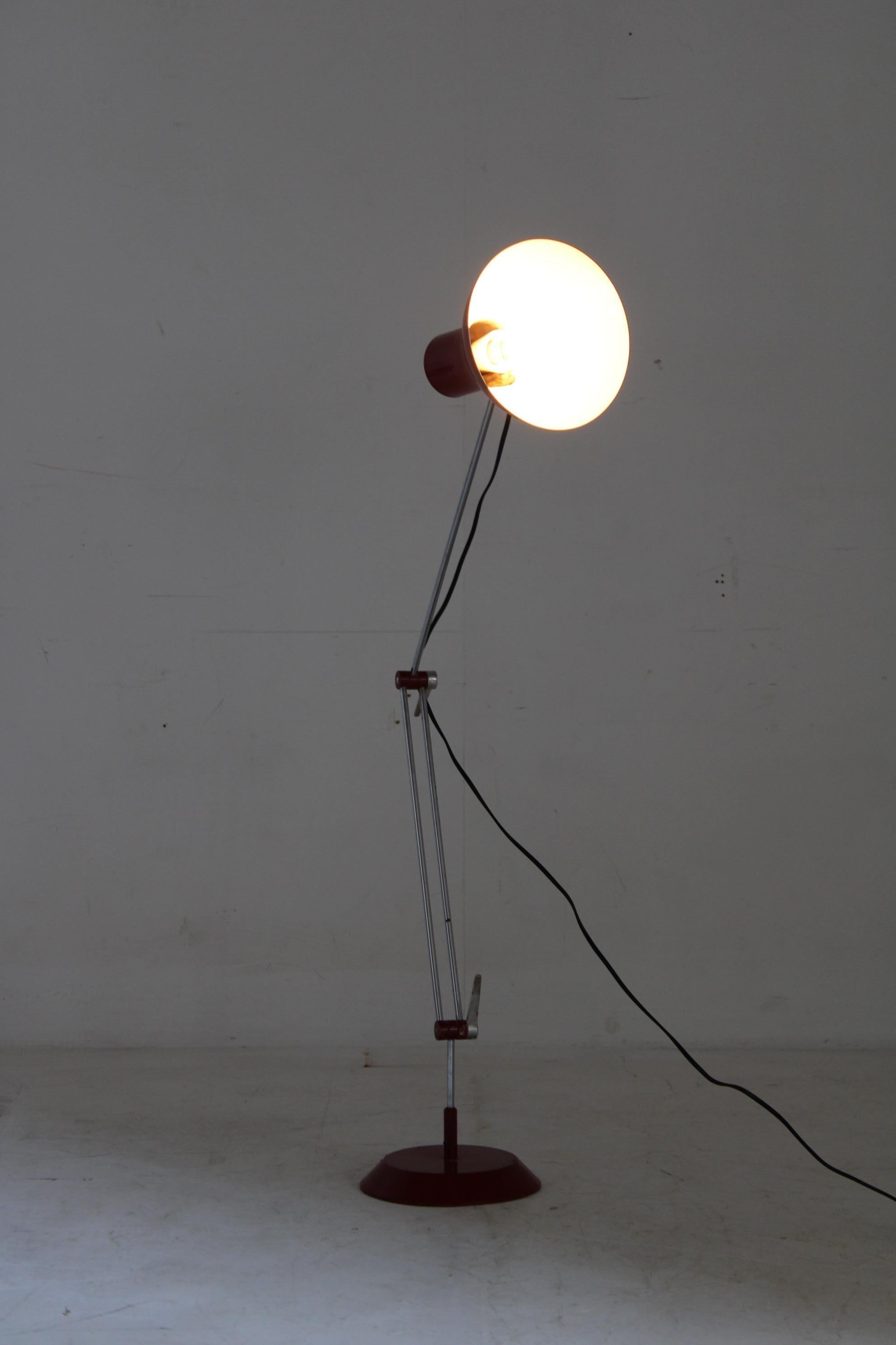 1970er Rote verstellbare Steh- oder Tischlampe, Tschechoslowakei im Angebot 5