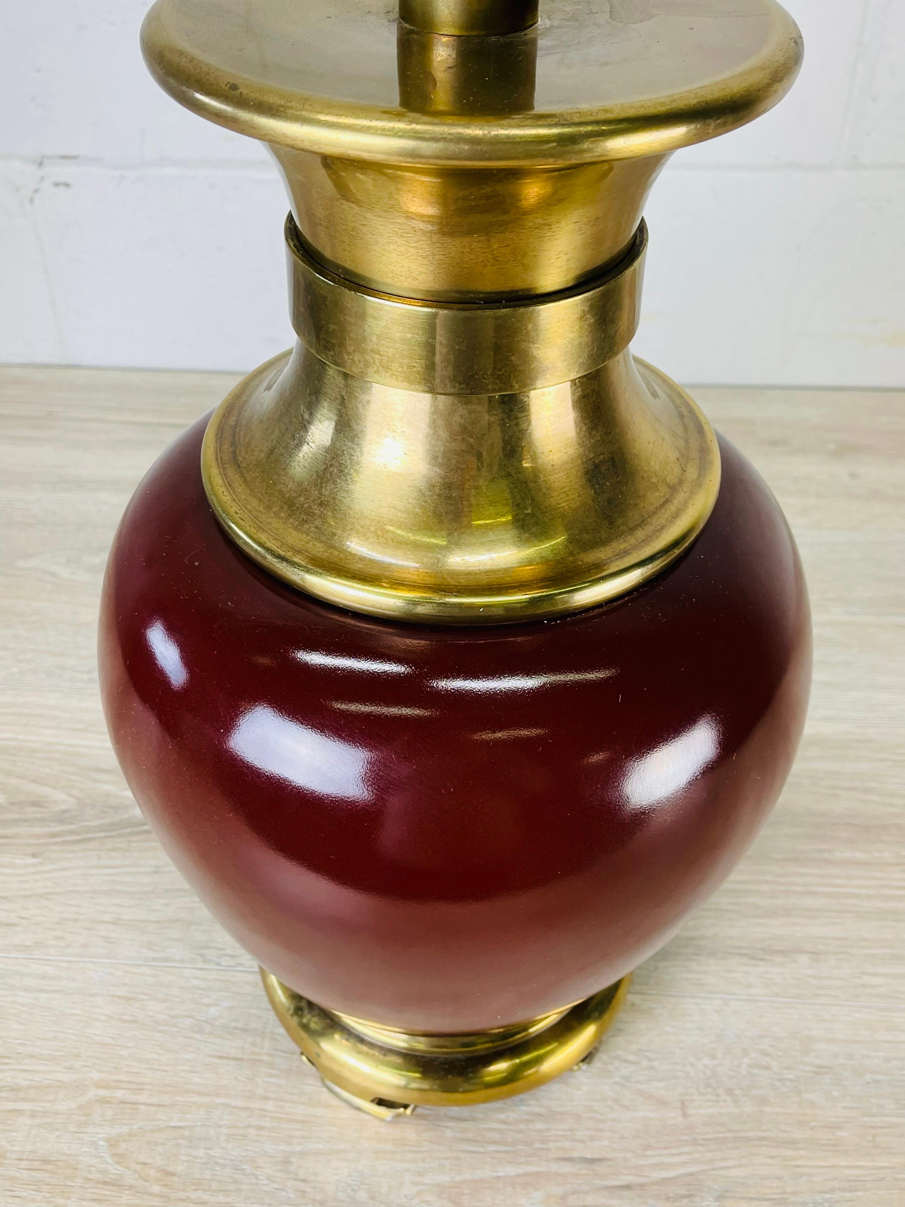 1970s Red and Gilt Metal Table Lamp by Chapman For Sale 1