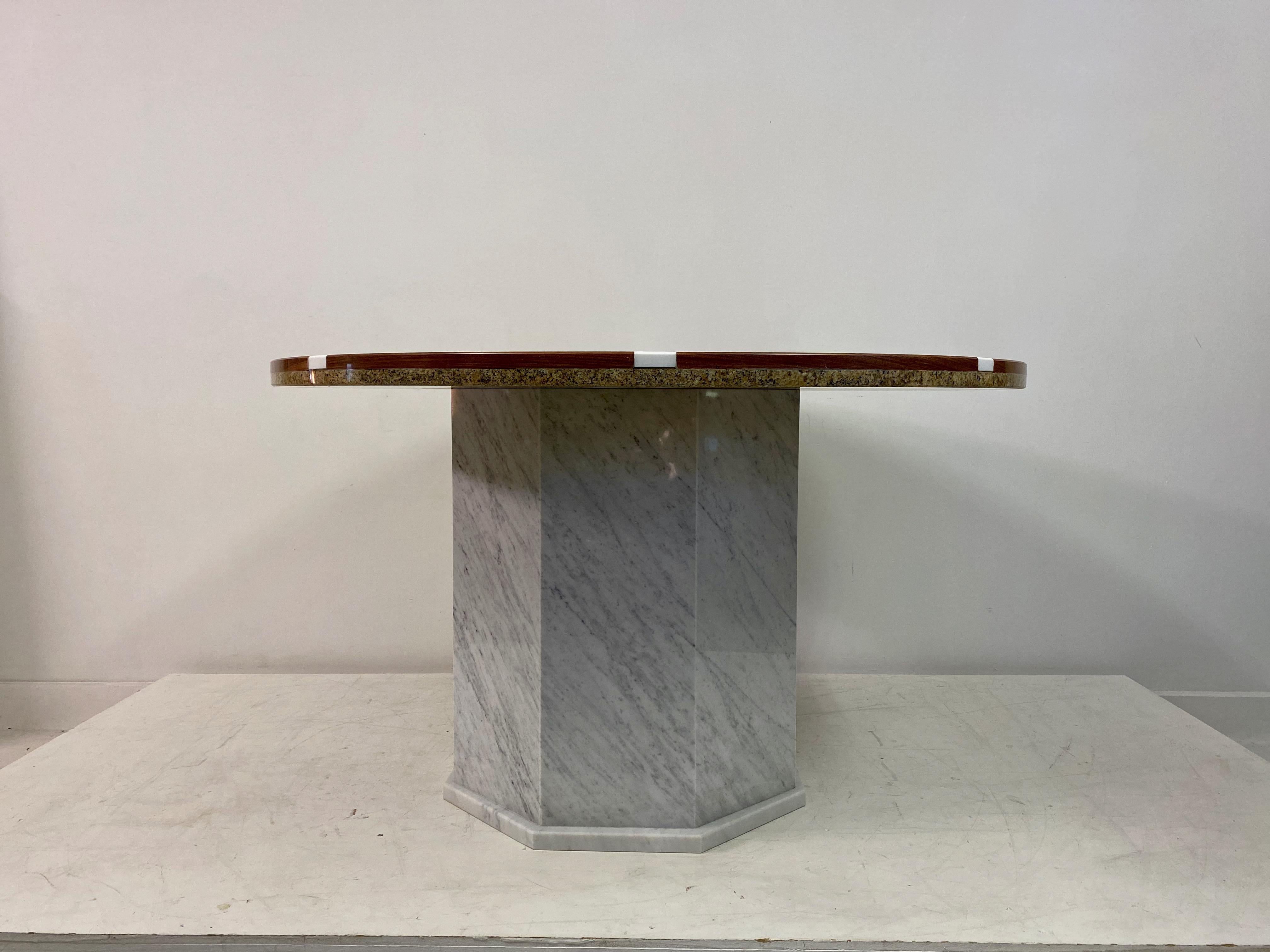 1970s Red and White Marble Dining or Centre Table For Sale 3