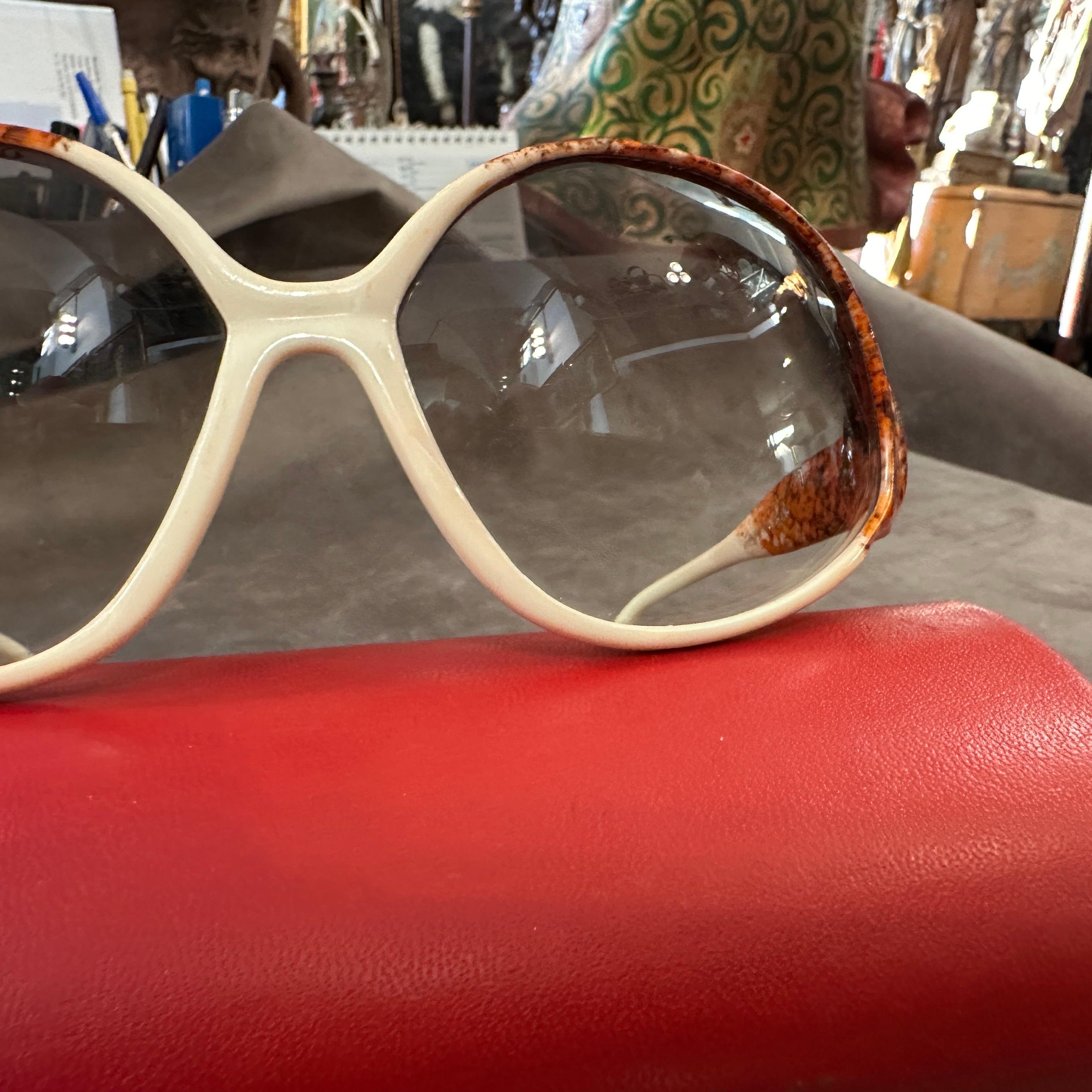 1970s Red and White Oversized Italian Sunglasses by Safilo For Sale 5