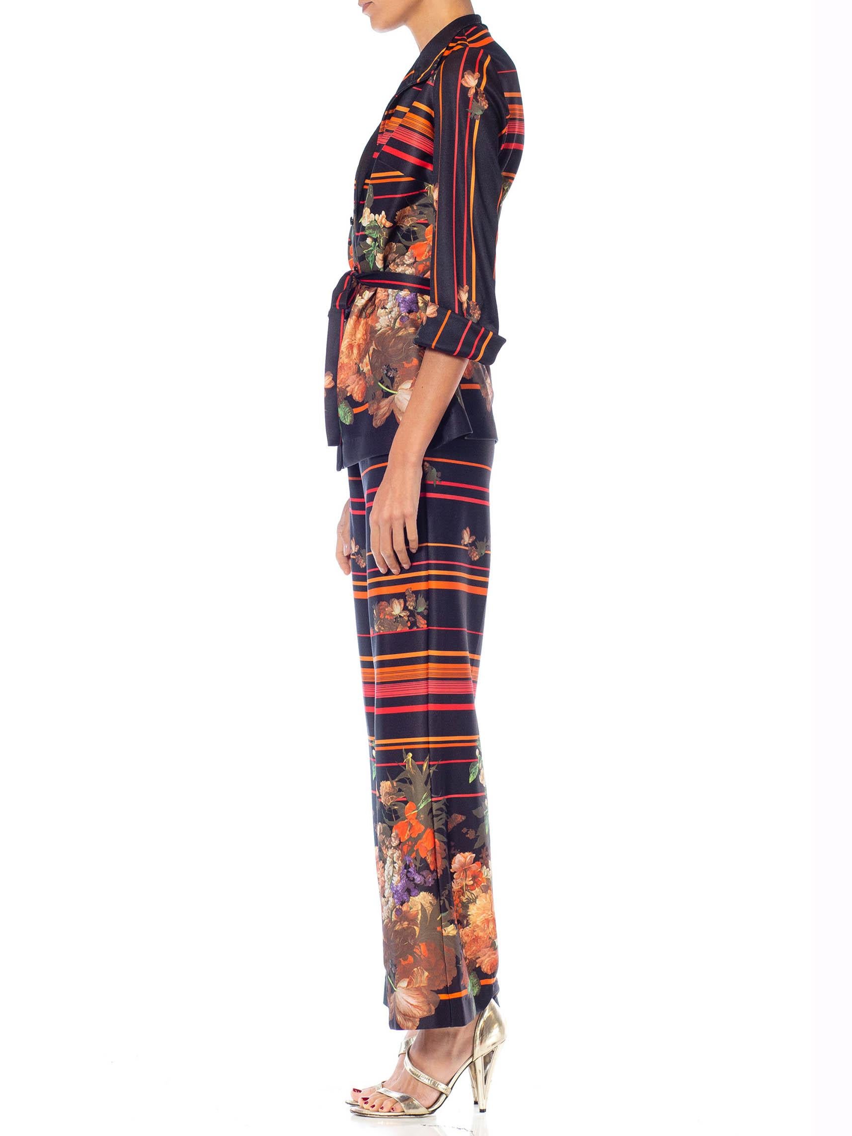 1970S Red & Black Polyester Jersey Disco Floral Shirt Pants Ensemble In Excellent Condition In New York, NY