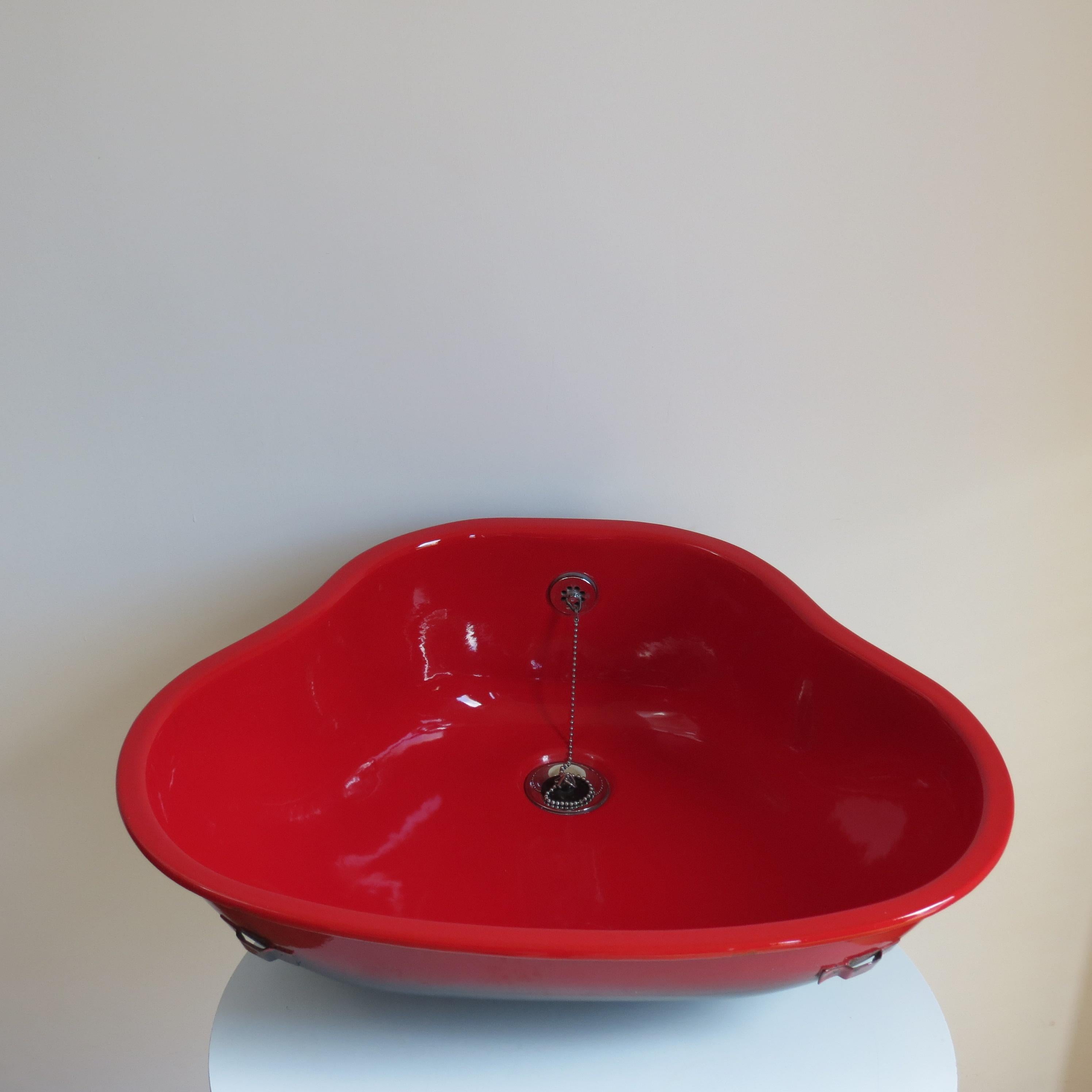 1970s Red Enamelled Bathroom Sink 7